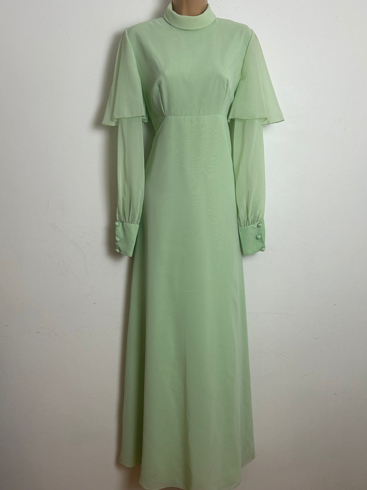 Vintage 1970s PETER ELLIS Size 10 Pale Apple Green Chiffon Double Layer Long Sleeve Occasion Maxi Dress