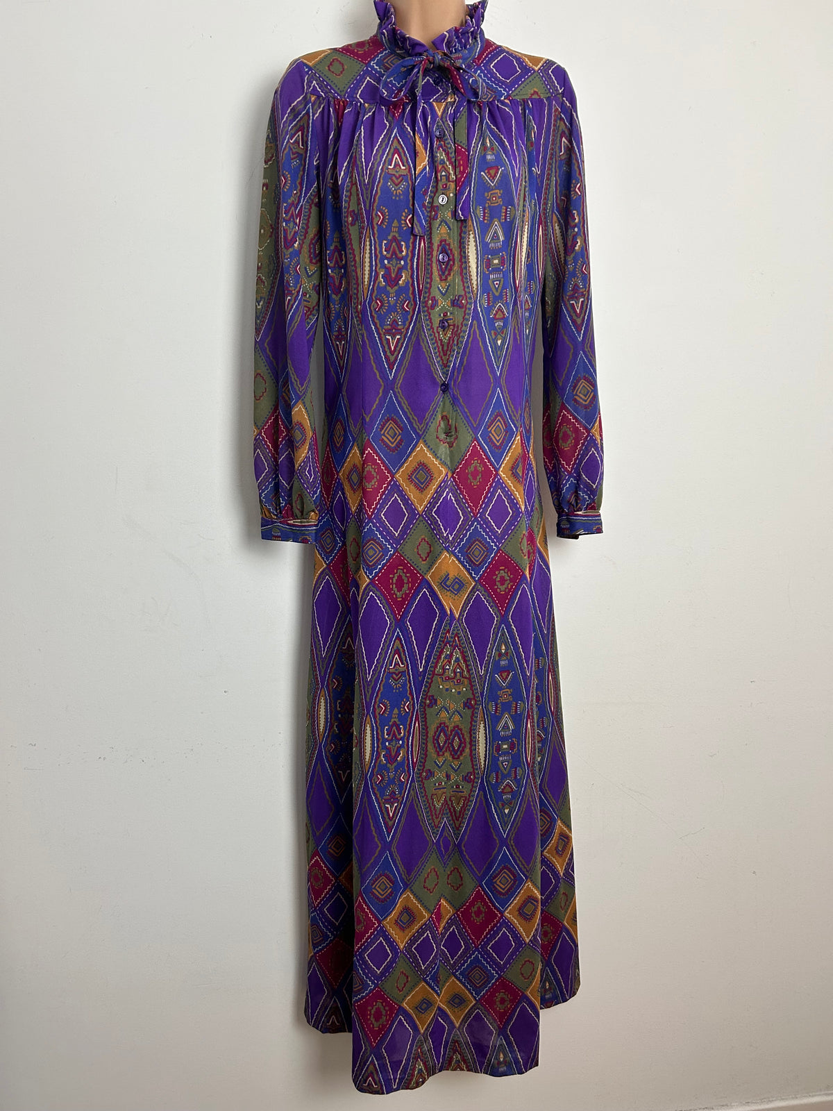 Vintage 1970s GIOVANNOZZI Size 14-16 Purple Mustard & Pink Abstract Diamond Print Long Sleeve Maxi Dress