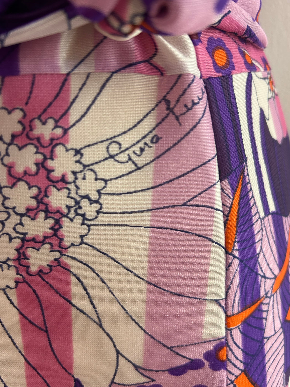 Vintage Early 1970s PIPPA DEE Size 10 Purple & Pink Tones Psychedelic Wide Leg Belted Jumpsuit