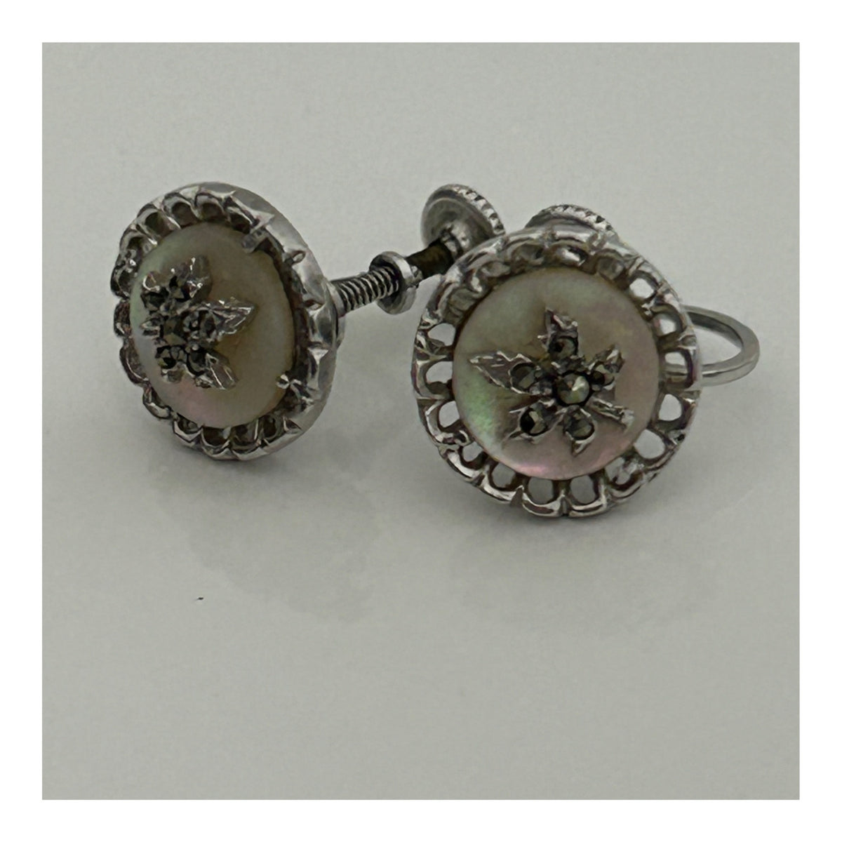 Vintage 1950s Rare & Collectable Canadian KEYES Silver Tone Mother Of Pearl Maple Leaf Screw Back Earrings