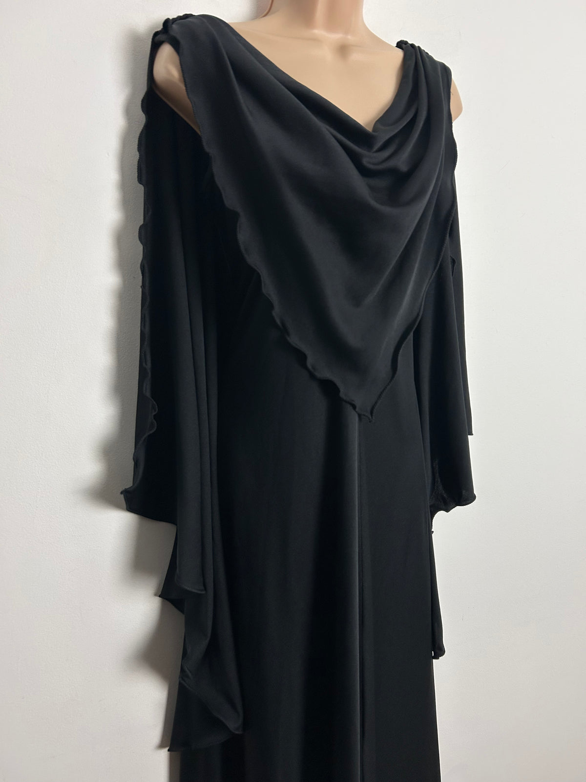 Vintage 1970s SIMON ELLIS UK Size 12 Black Sleeveless Cape Back Occasion Evening Maxi Dress