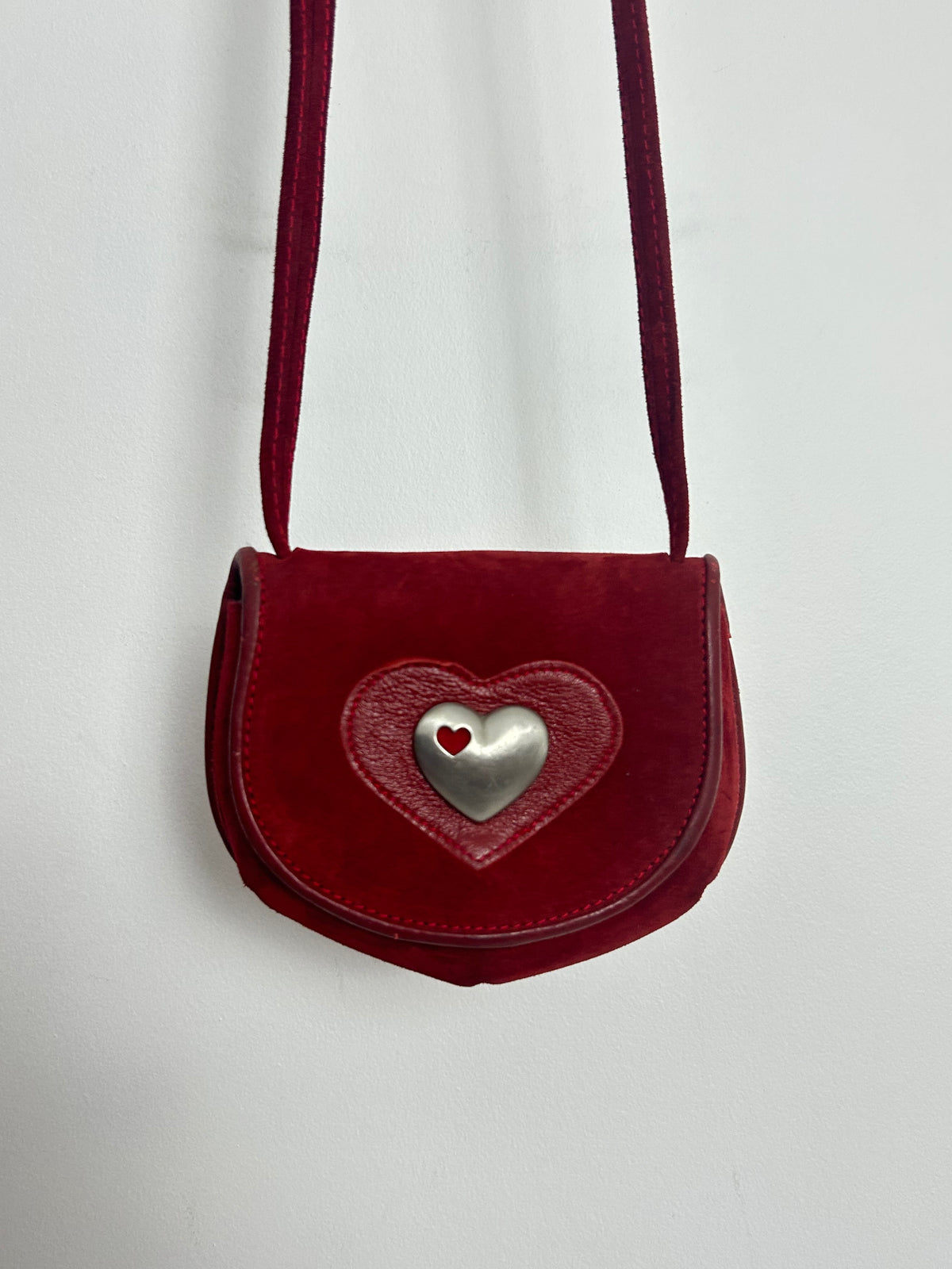 Vintage Early 1980s German Folk Red Suede Heart Detail Oktoberfest Trachten Dirndl Mini Crossbody Bag