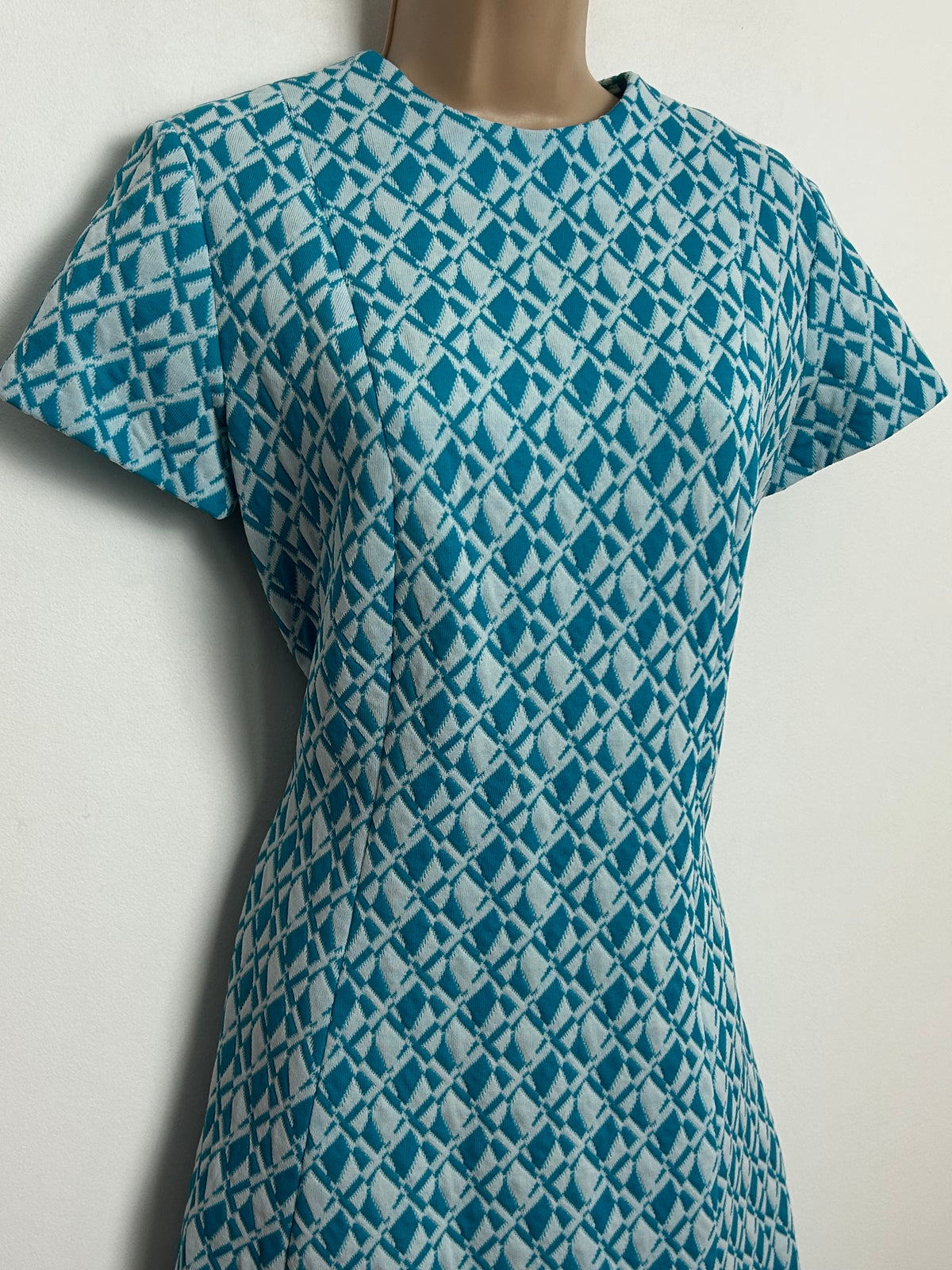 Vintage 1960s Size 10-12 Blue & Turquoise Blue & White Diamond Pattern Crimplene Mod Dress Suit