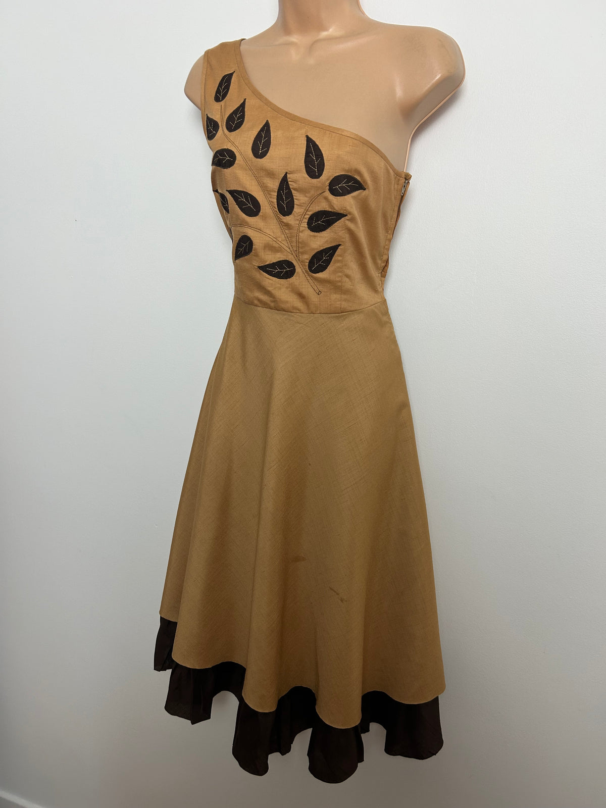 Vintage 1970s Size 8 Brown Tones Leaf Applique Detail One Shoulder Fit & Flare Dress