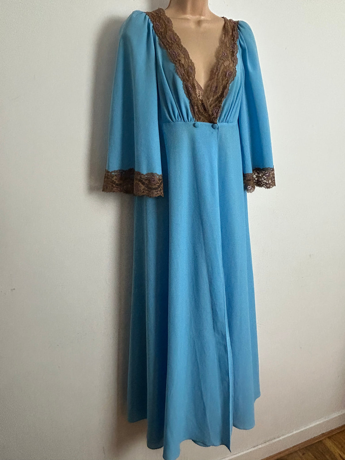 Vintage Late 1960s Size 10 Blue & Brown Lace Trim Matching Peignoir Set