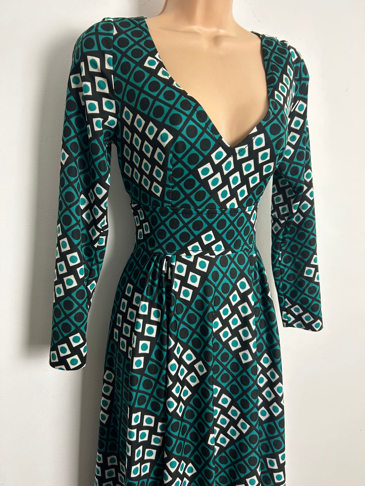 Vintage 1970s LEROSE Size 8 Black Teal & White Diamond & Spot Print Long Sleeve Maxi Dress