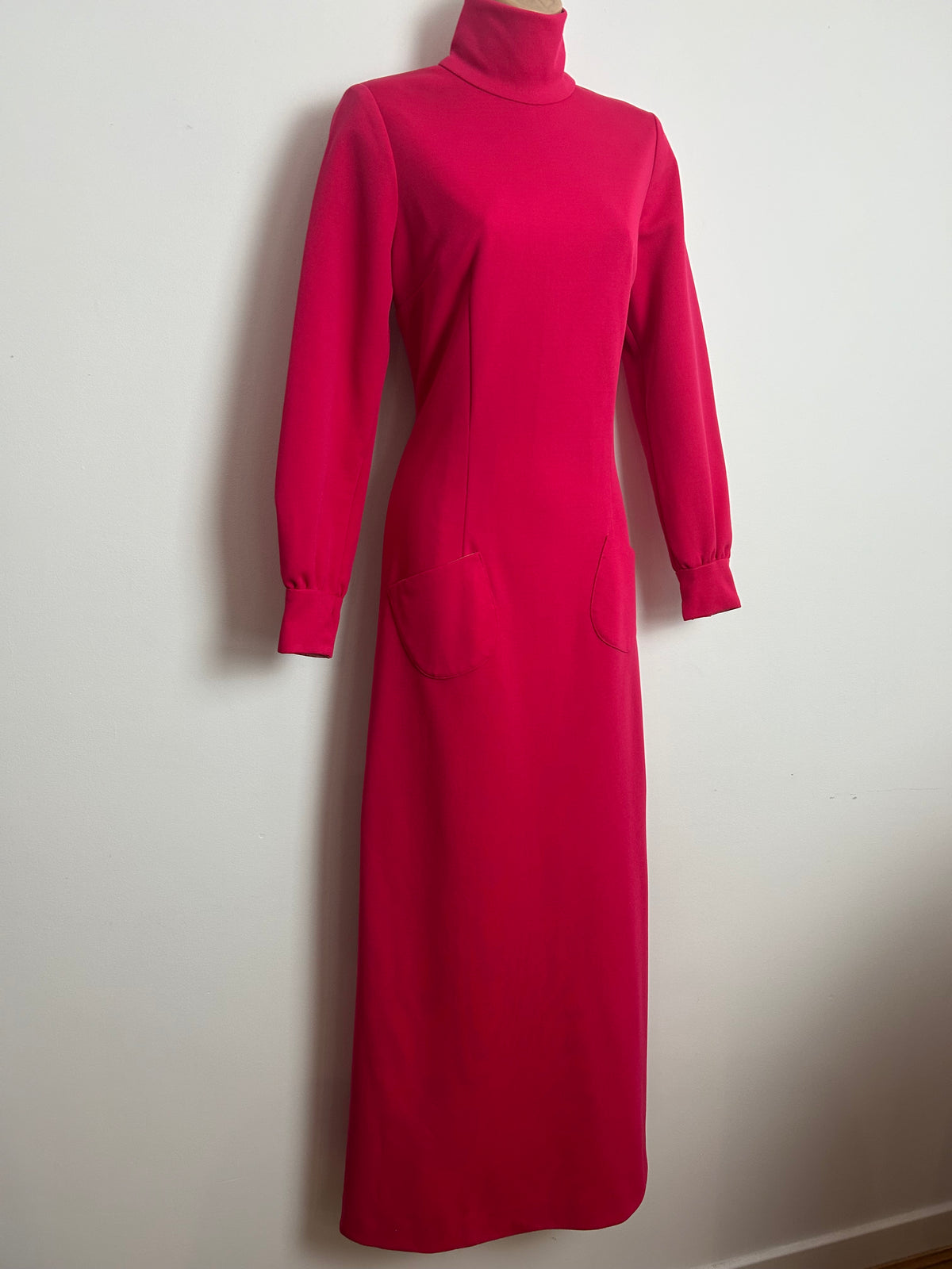 Vintage 1960s Size 10 Hot Pink Long Sleeve Pocket Detail Maxi Dress