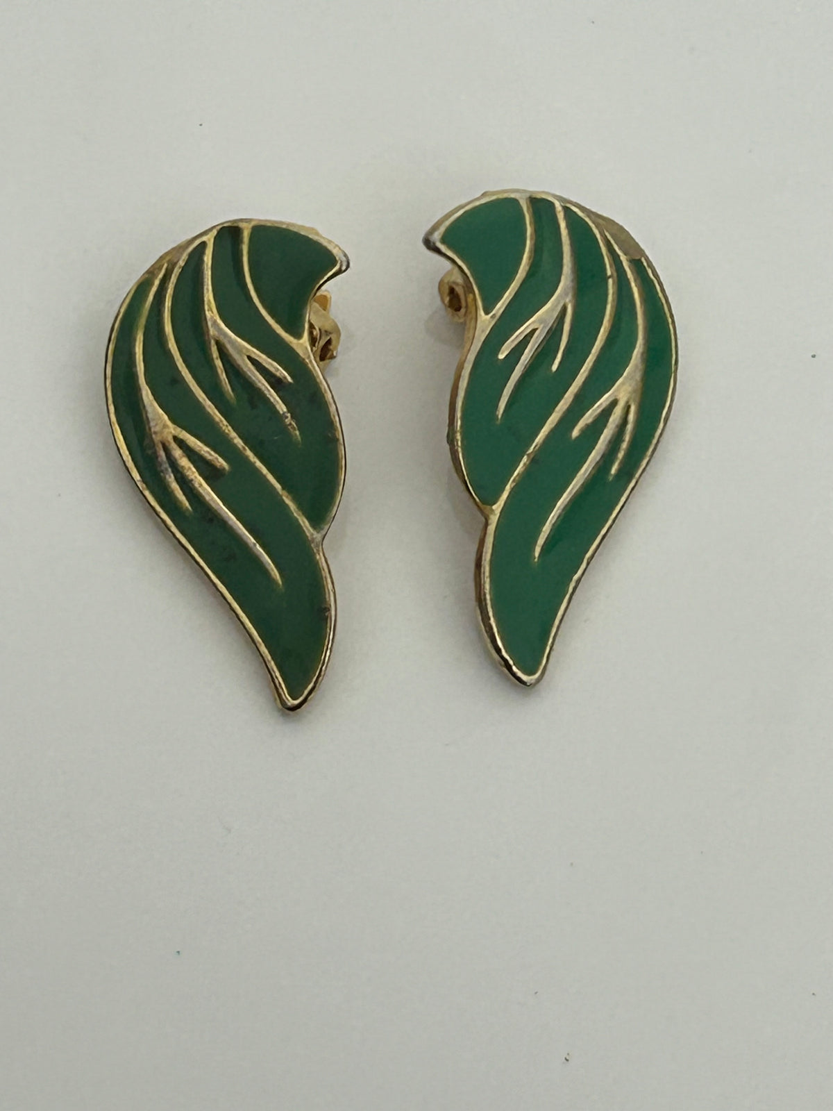 Vintage 1980s Large Green & Gold Tone Enamel Leaf Clip On Earrings