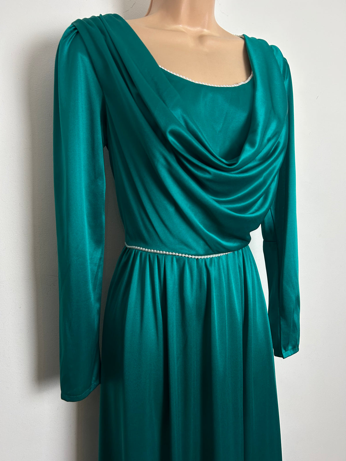 Vintage Early 1980s AFTER SIX BY RONALD JOYCE Size 8 Jade Green Pearl Trim Cowl Neck Long Sleeve Evening Occasion Maxi Dress