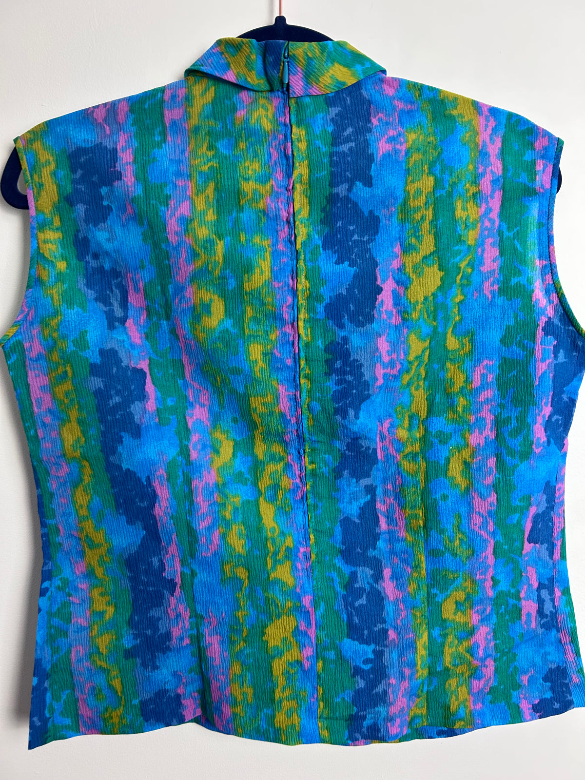 Vintage 1960s UK Size 12 Blue Green Pink & Yellow Abstract Print Rolled Collar Sleeveless Top