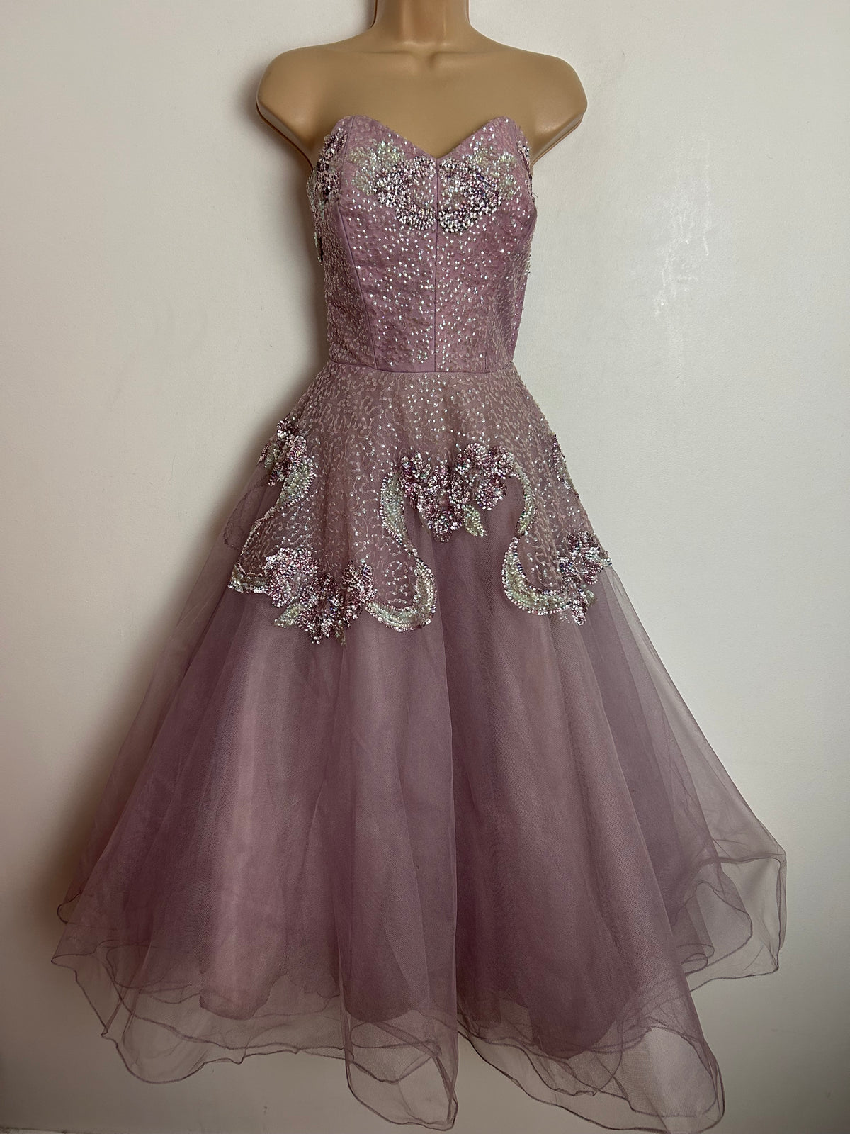 Vintage Early 1950s (Possibly 1940s) UK Size 6 Pale Mauve Tulle Net Sequin Strapless Princess Ballgown
