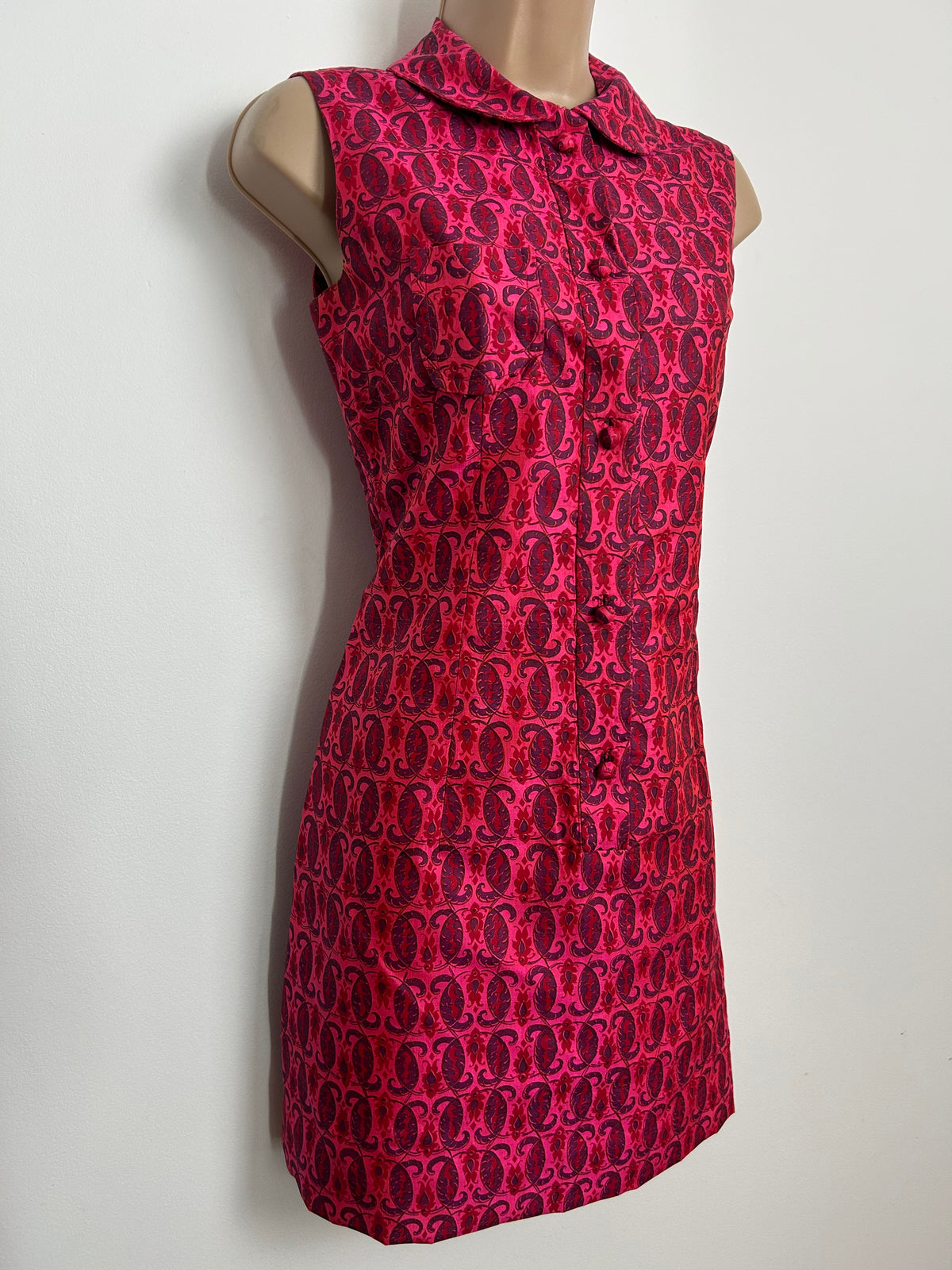Vintage 1960s Size 8 Pink Tones Paisley Print Thai Silk Mini Mod Shift Dress