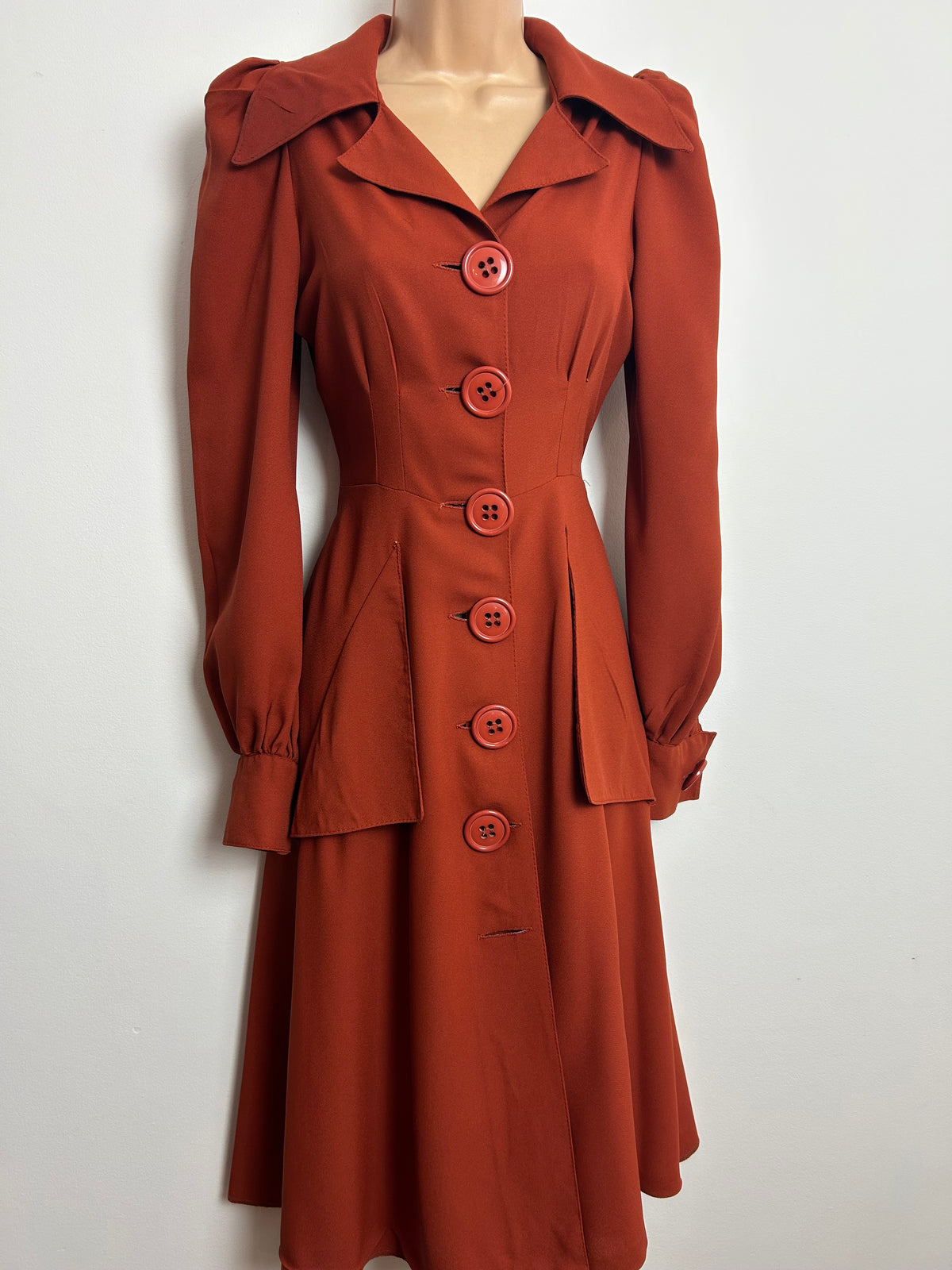 Vintage 1970s INGRID MODELL Size 8 Terracotta Dagger Collar Long Sleeve Half Belted 40s Style Dress