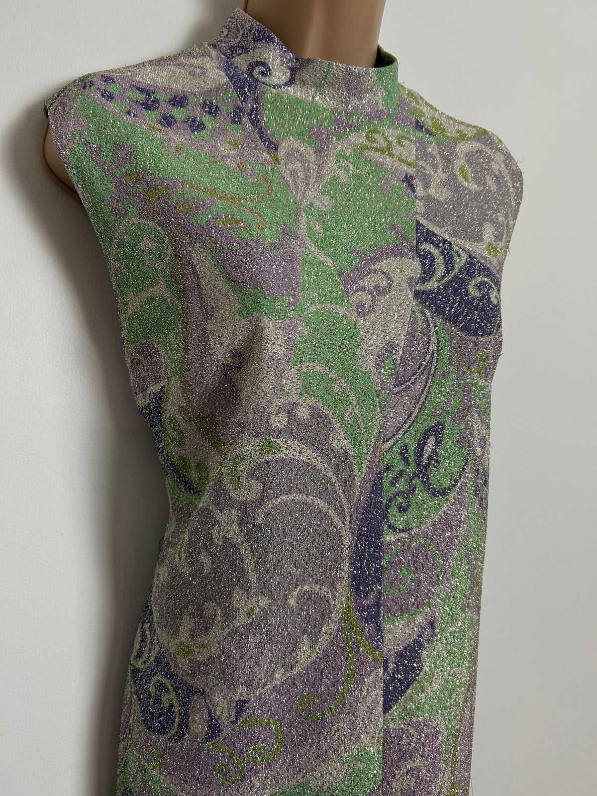 Vintage 1960s UK Size 12 Green Purple & Lilac Abstract Print Lurex Shift Mod Dress