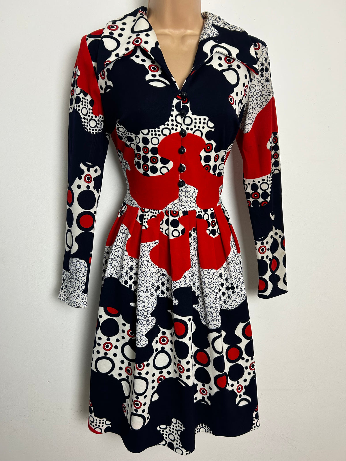 Vintage Late 1960s COVER GIRL OF AMERICA Size 8 Blue White & Red Abstract Spot Print Mod Dress