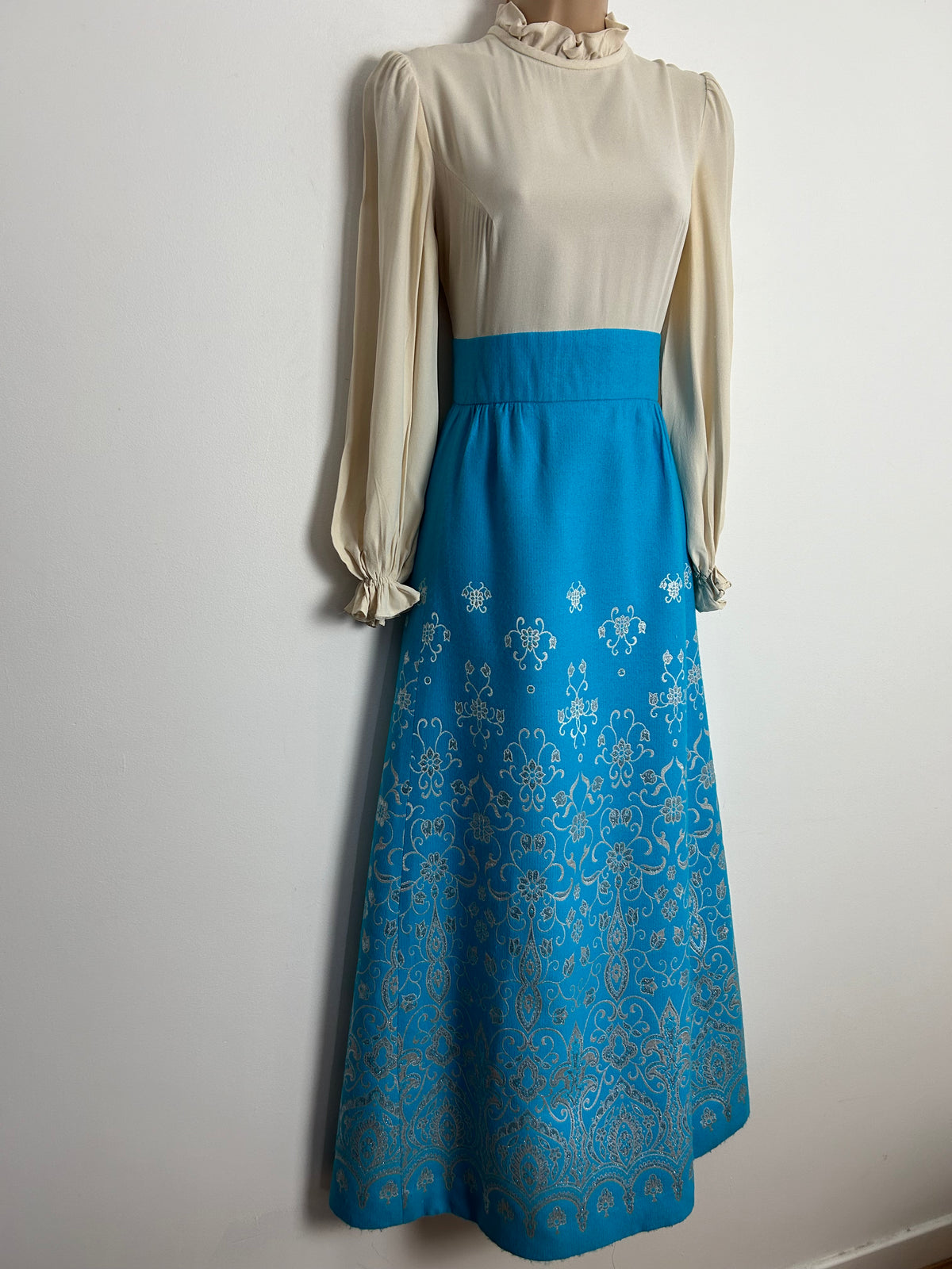 Vintage 1960s BERKERTEX UK Size 6-8 Turquoise & Cream Floral Detail Long Sleeve Occasion Maxi Dress