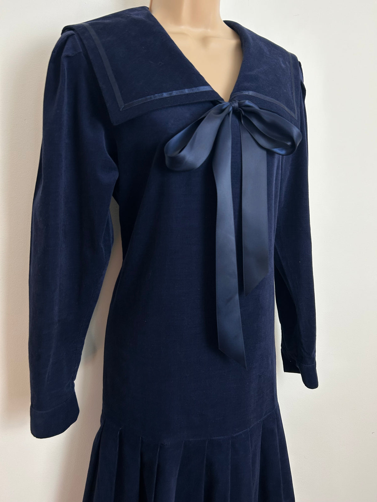 Vintage 1980s LAURA ASHLEY Size 12 Navy Blue Fine Cotton Needlecord Sailor Collar Ribbon Tie Pleated Midi Dress