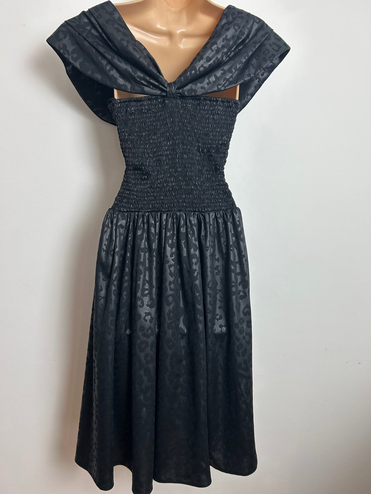 Vintage 1980s Size 10-12 Black Wet Look Animal Leopard Print Bardot Style Party Prom Dress