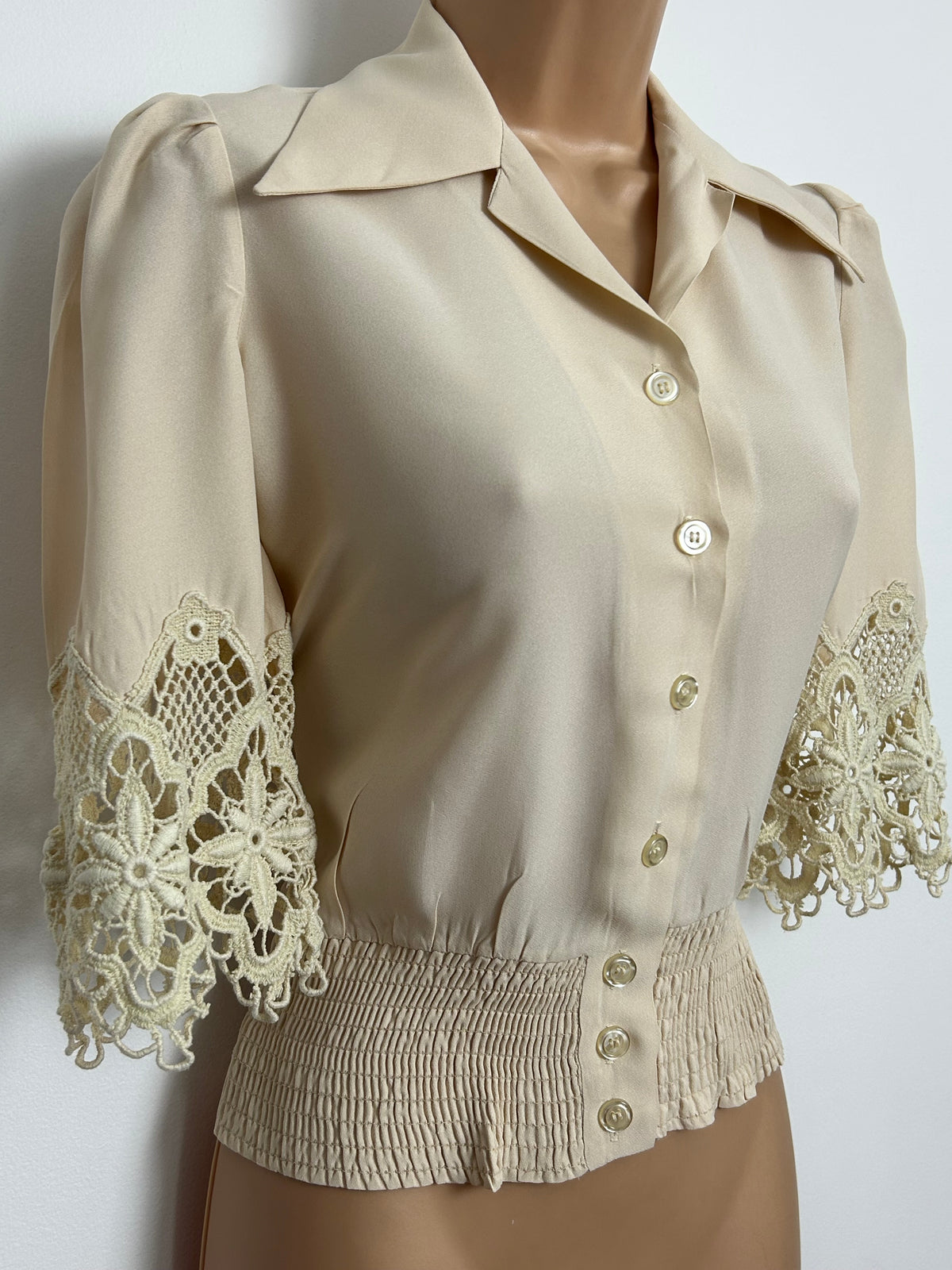 Vintage Late 1970s HARRY LAURE PARIS Size 8 Beige Crochet Lace Sleeve Shirred Waist Blouse