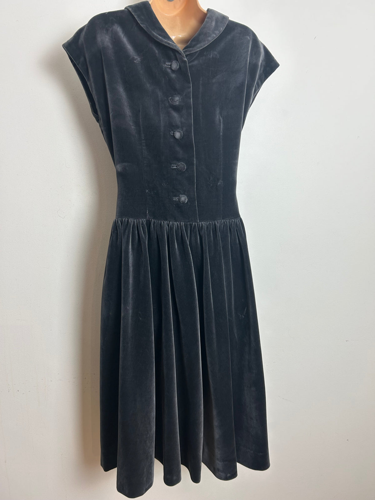 Vintage Late 1950s Size 10-12 Dark Grey Velvet Bead & Diamante Embellished Button Back Dress