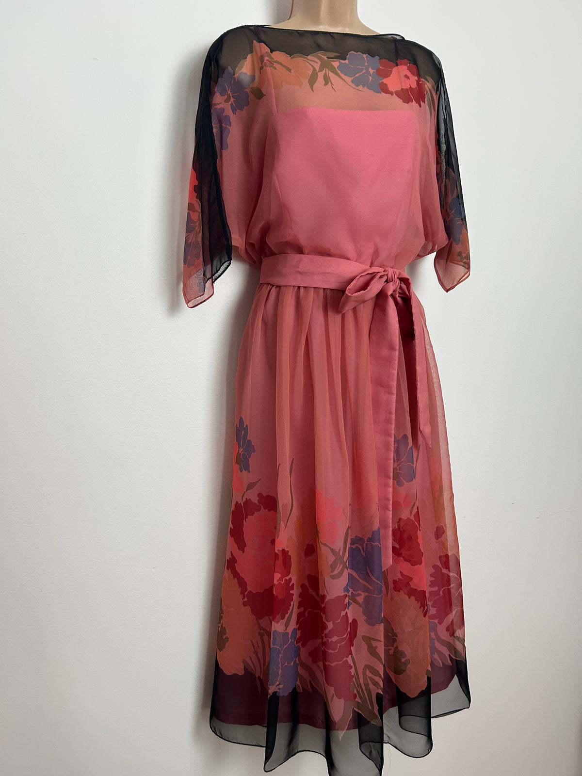 Vintage Early 1980s Size 8-10 Salmon Pink Black Dark Red & Blue Floral Belted Midi Dress
