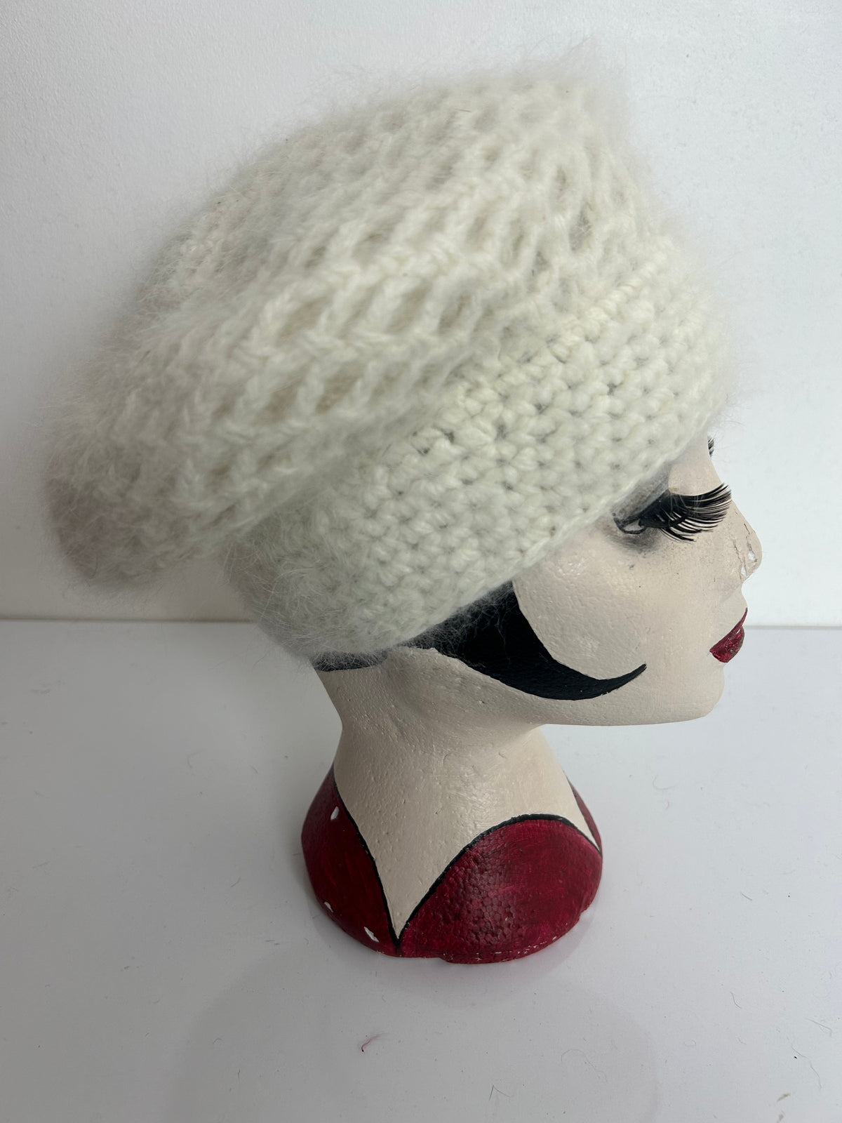 Vintage 1970s Winter White Chunky Knit Fab Angora Mix Beret Or Beanie Style Hat