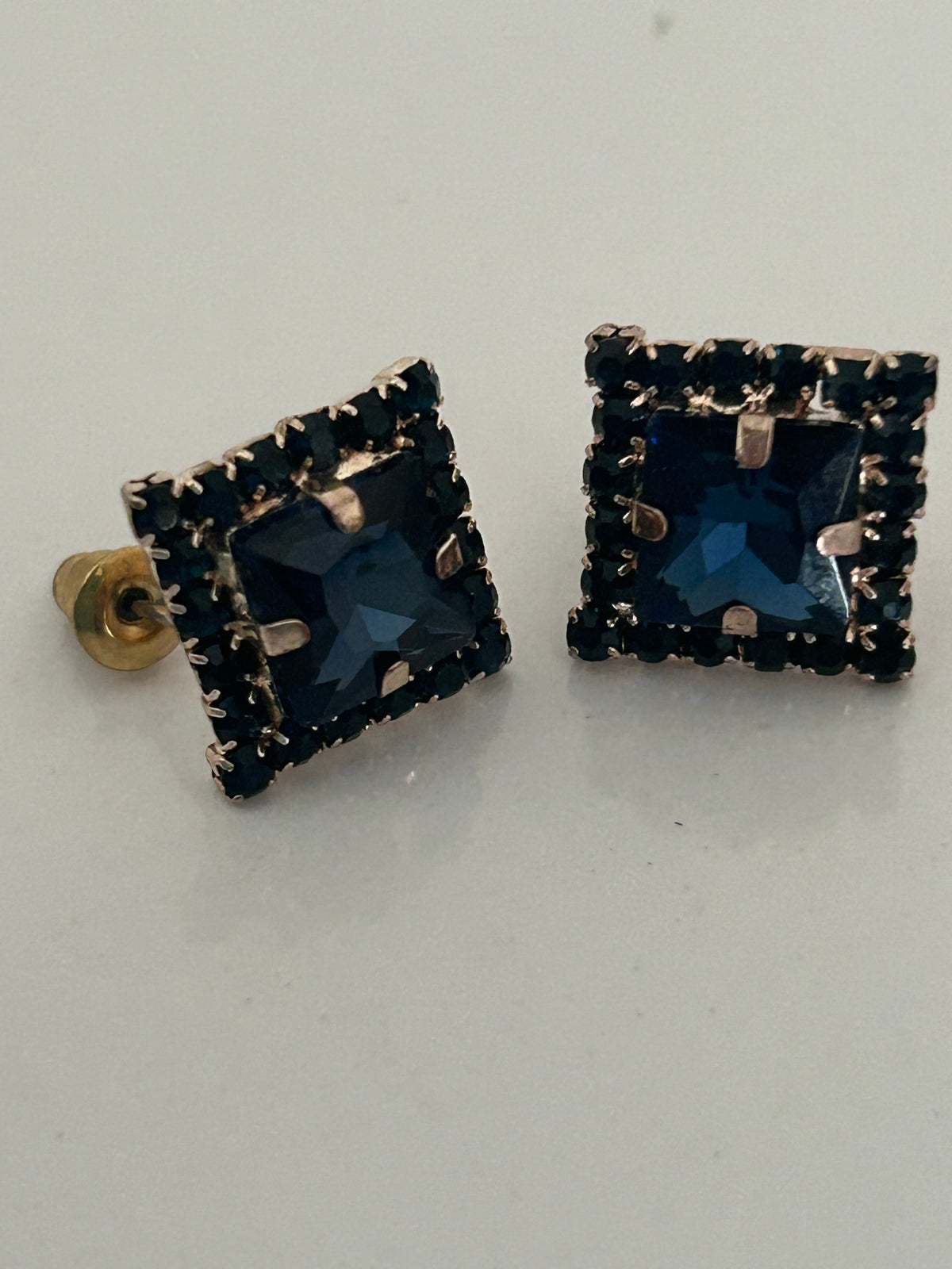 Vintage 1960s Beautiful Gold Tone Blue Diamante & Glass Stone Set Earrings