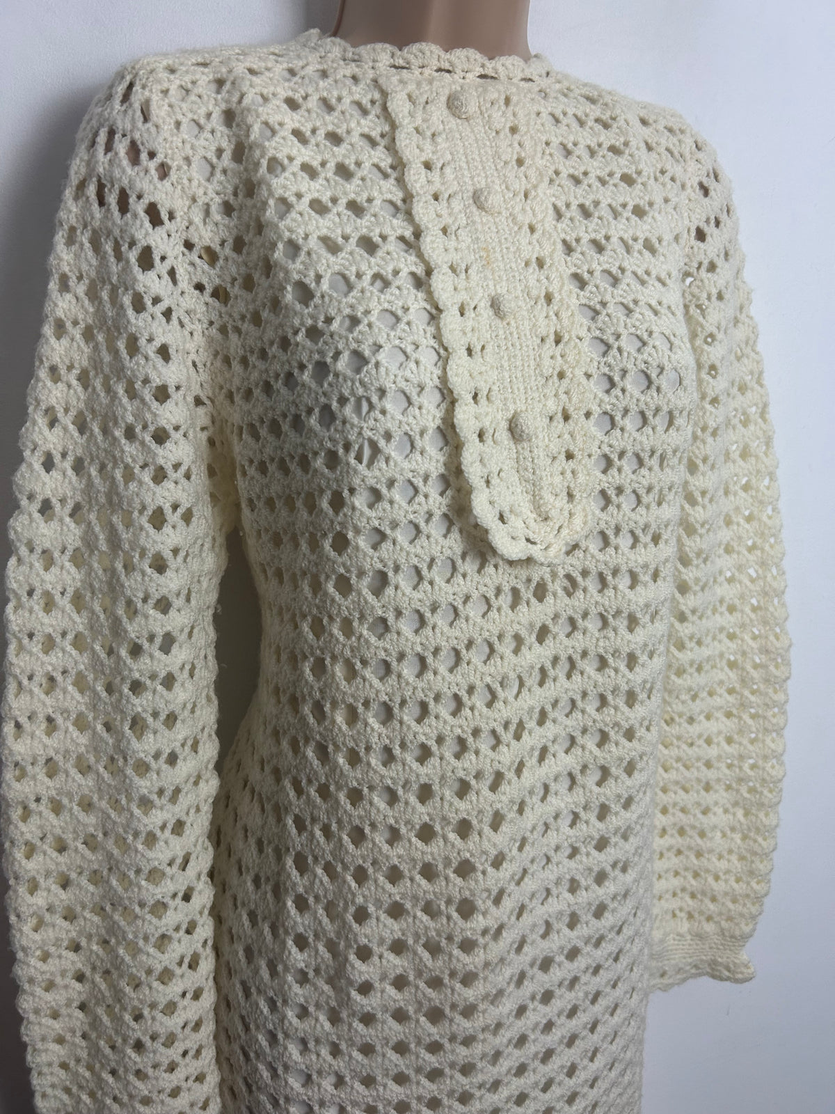 Vintage 1960s UK Size 10-12 Cream Crochet Long Sleeve Mod Shift Dress - Fully Lined.
