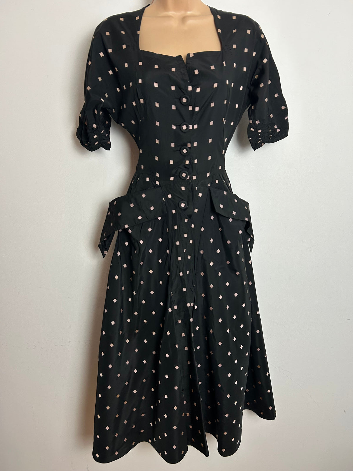 Vintage Late 1940s Size 4-6 Black & Pink Square Pattern Feature Pockets Swing Dress