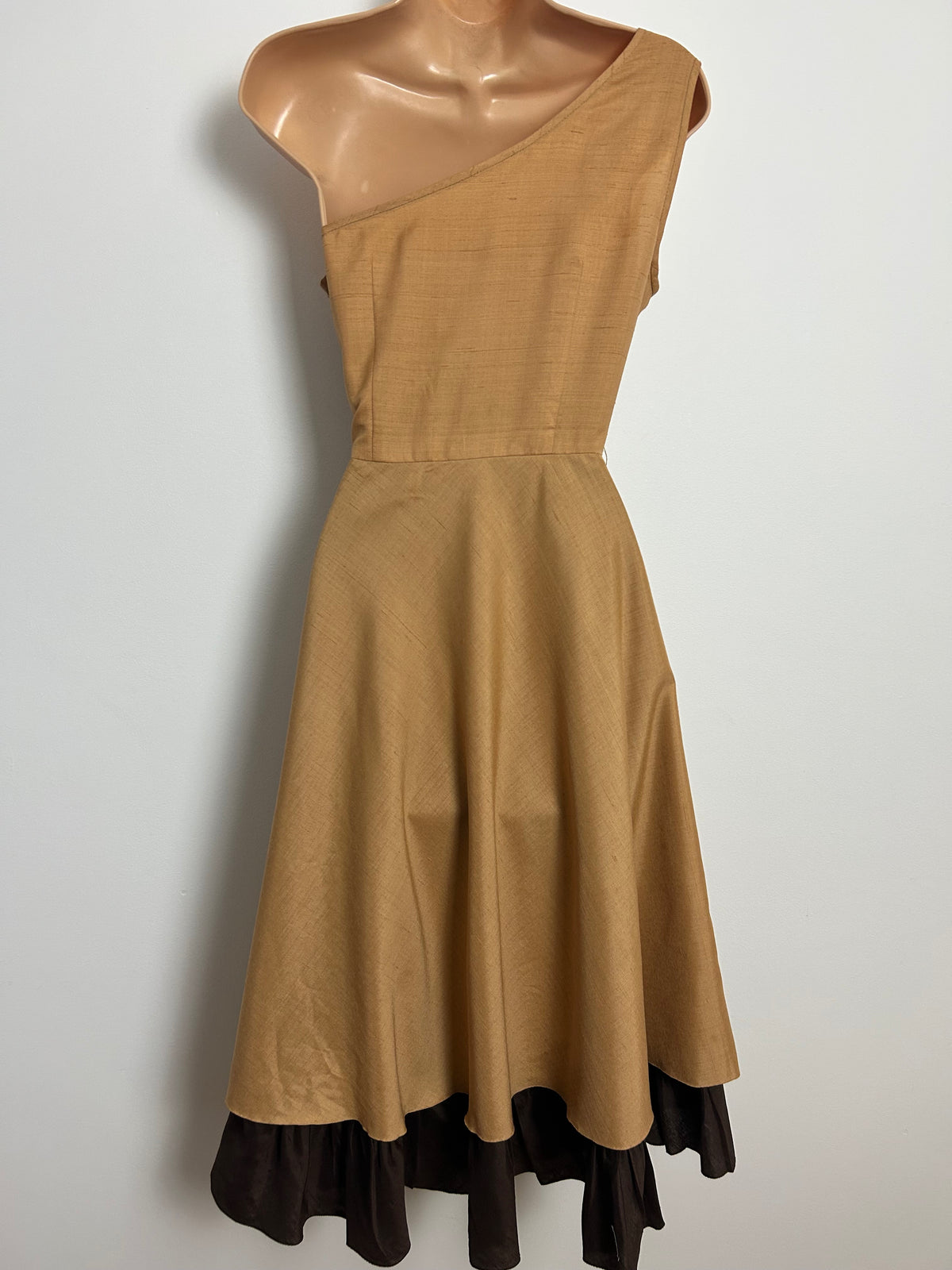 Vintage 1970s Size 8 Brown Tones Leaf Applique Detail One Shoulder Fit & Flare Dress