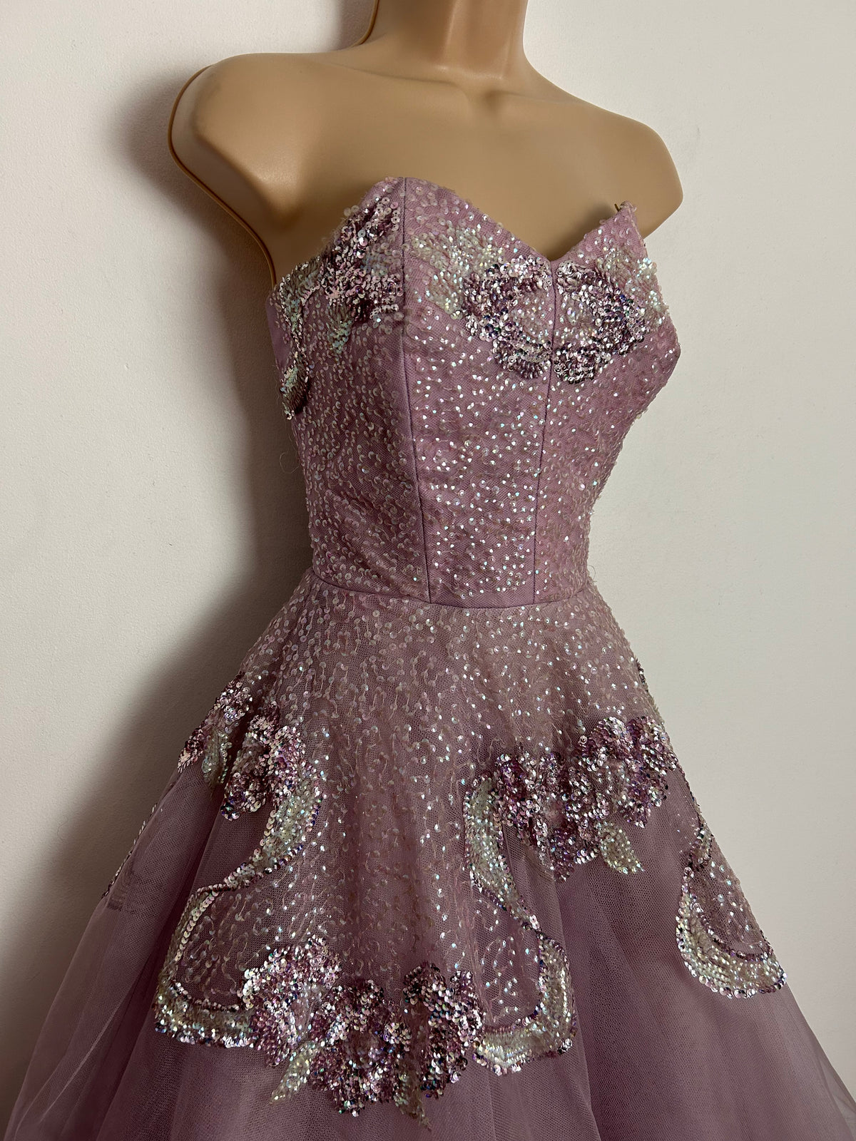 Vintage Early 1950s (Possibly 1940s) UK Size 6 Pale Mauve Tulle Net Sequin Strapless Princess Ballgown