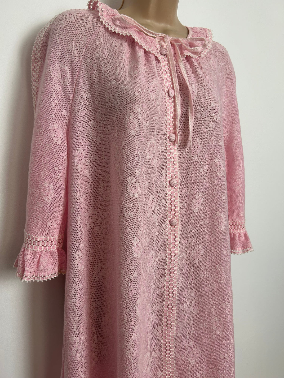 Vintage HANRO Size 16 Pink Lace Trim Midi Length House Nightie/Nightdress