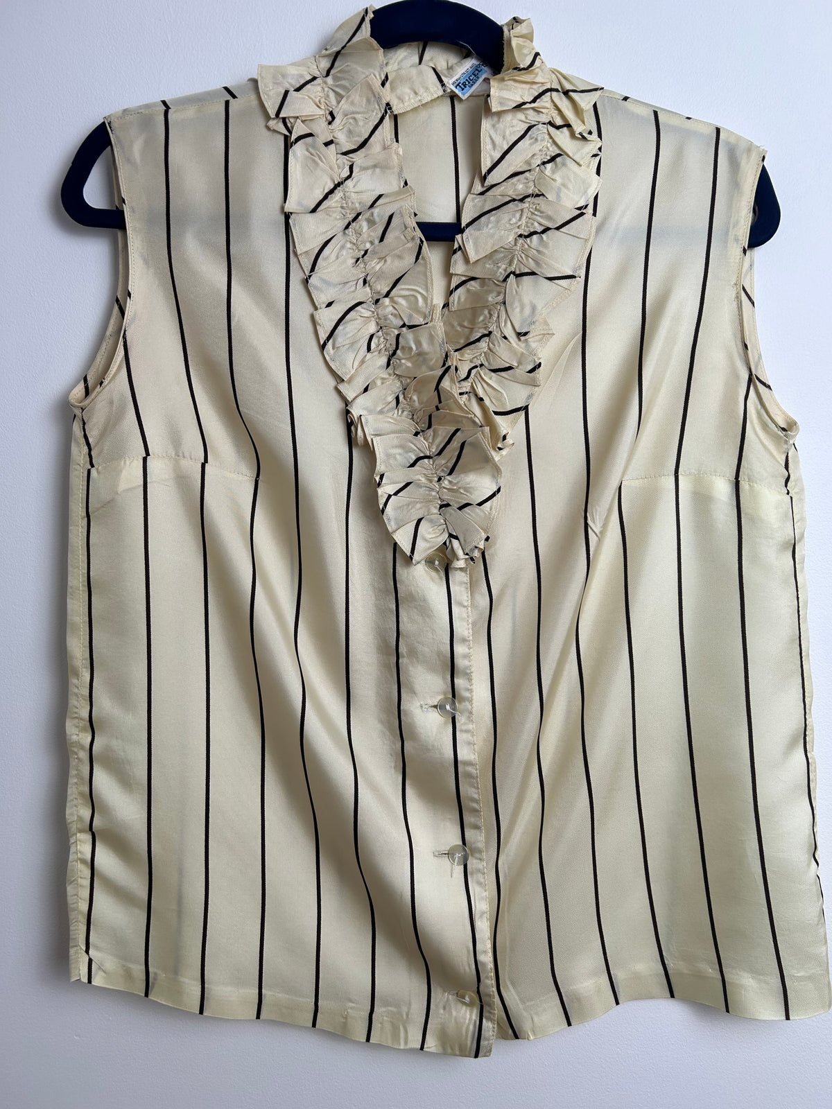 Vintage Early 1970s Size 10 Cream & Dark Brown Stripe Print Sleeveless Ruffle Trim Blouse