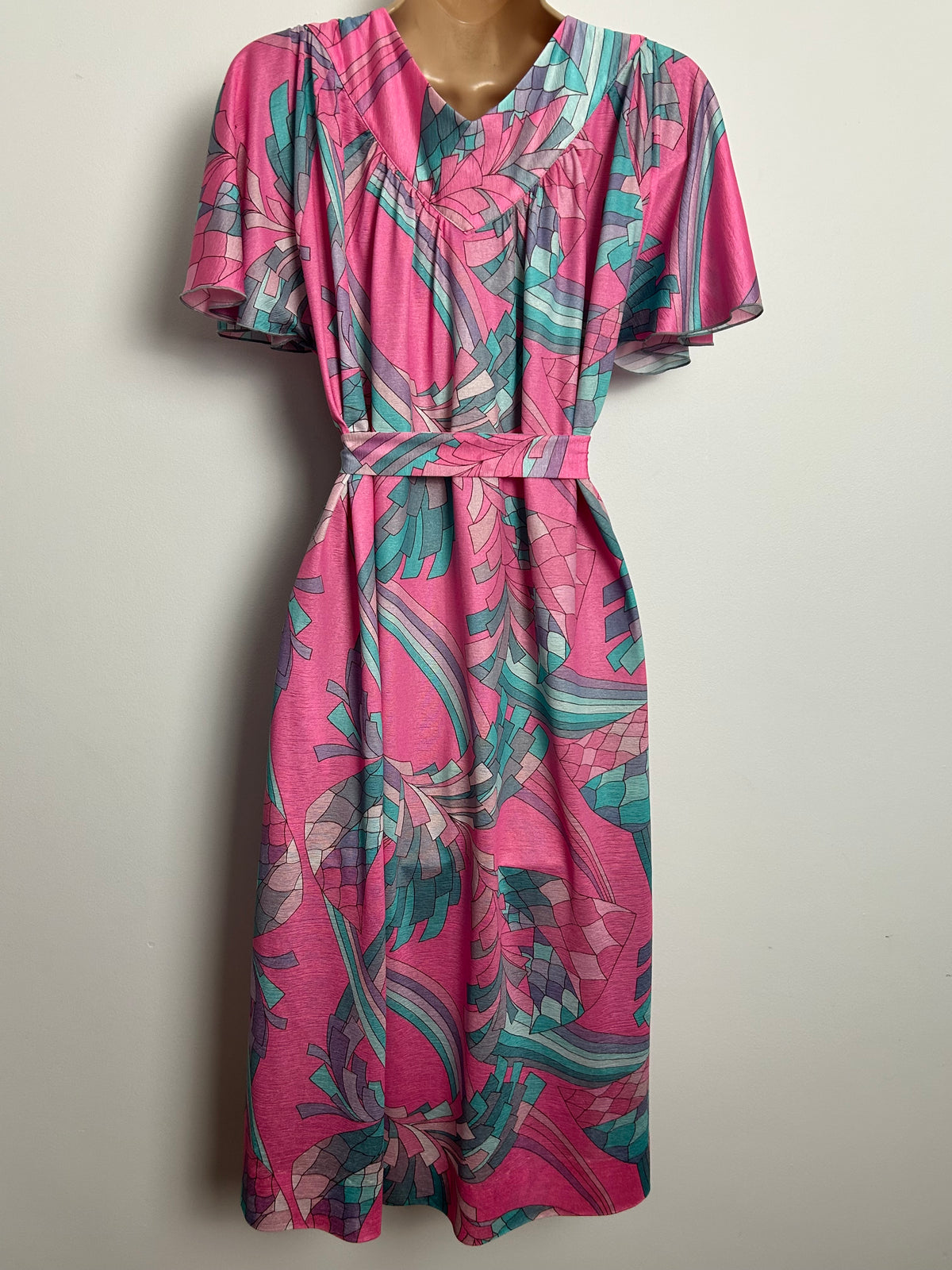 Vintage Late 1970s Made In Italy Size 12-14 Pink Mint & Lilac Abstract Geo Print Belted Dress