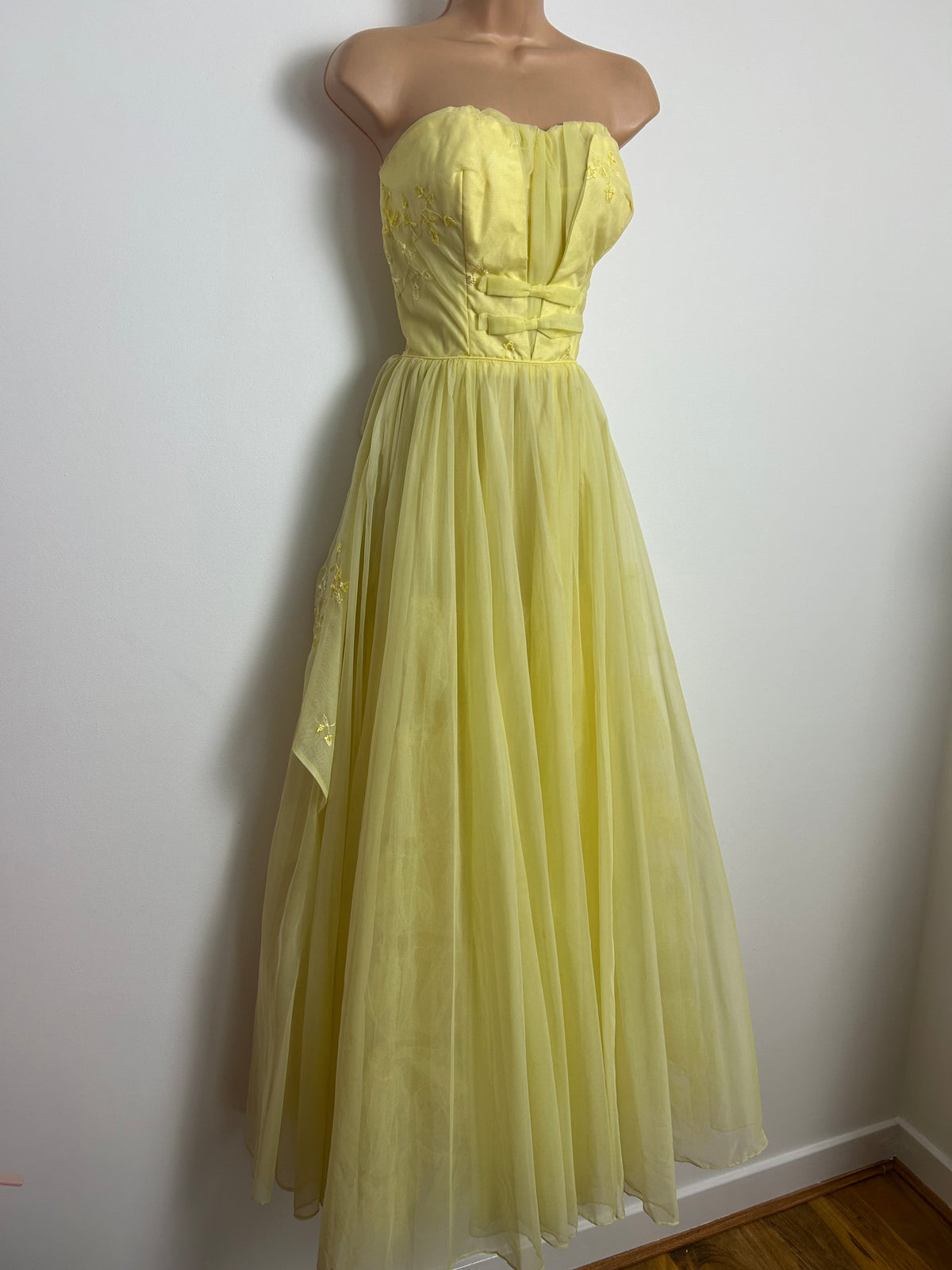 Vintage 1950s Size 8 Lemon Yellow Strapless Boned Chiffon Summer Prom Style Occasion Maxi Dress