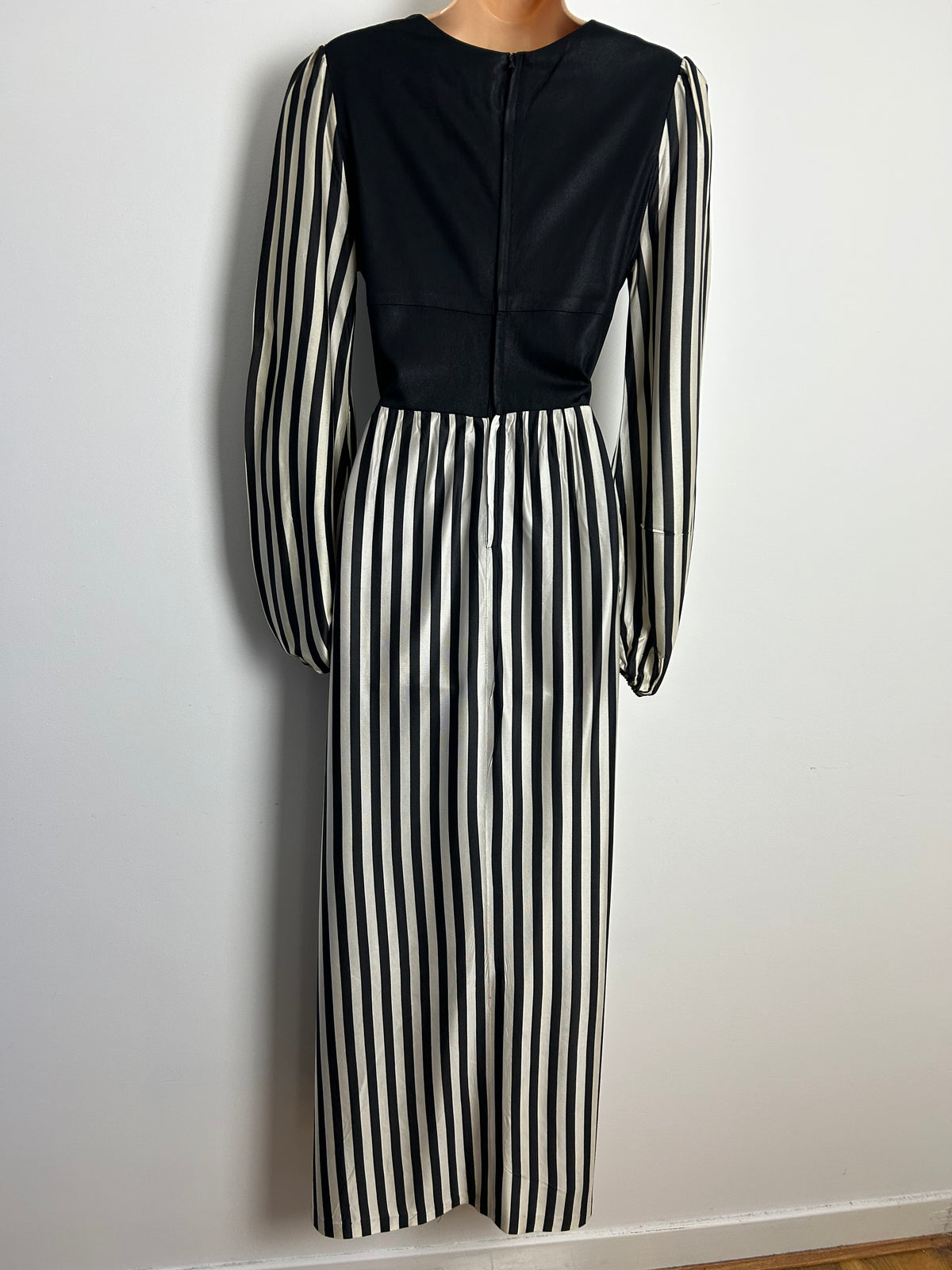 Vintage 1970s DEVONSHIRE LADY Size 10 Black & White Vertical Stripe Long Sleeve Maxi Dress