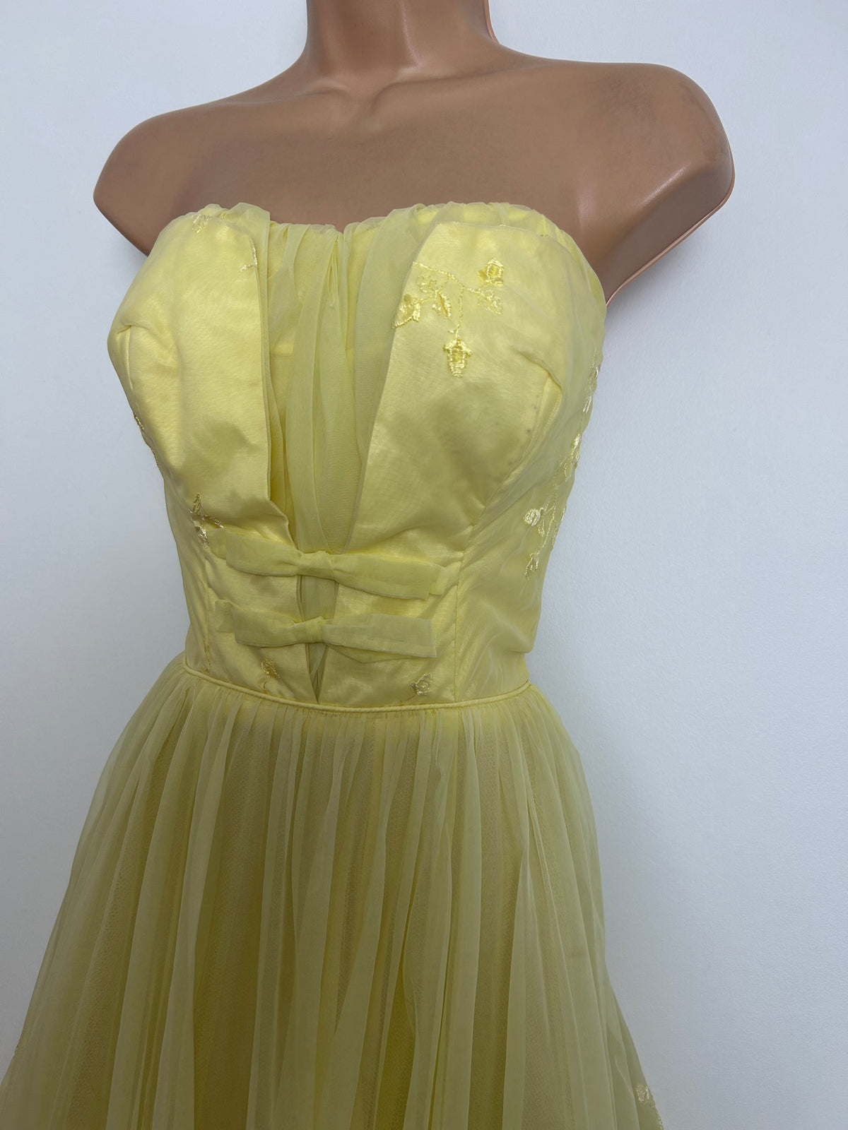 Vintage 1950s Size 8 Lemon Yellow Strapless Boned Chiffon Summer Prom Style Occasion Maxi Dress