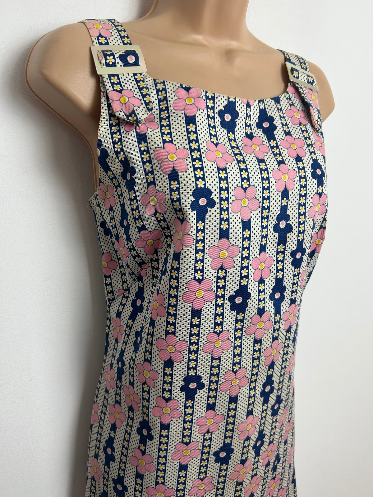 Vintage 1960s Size 8 White Pink & Navy Blue Daisy Stripe & Polka Dot Print Cotton Mod Shift Dress