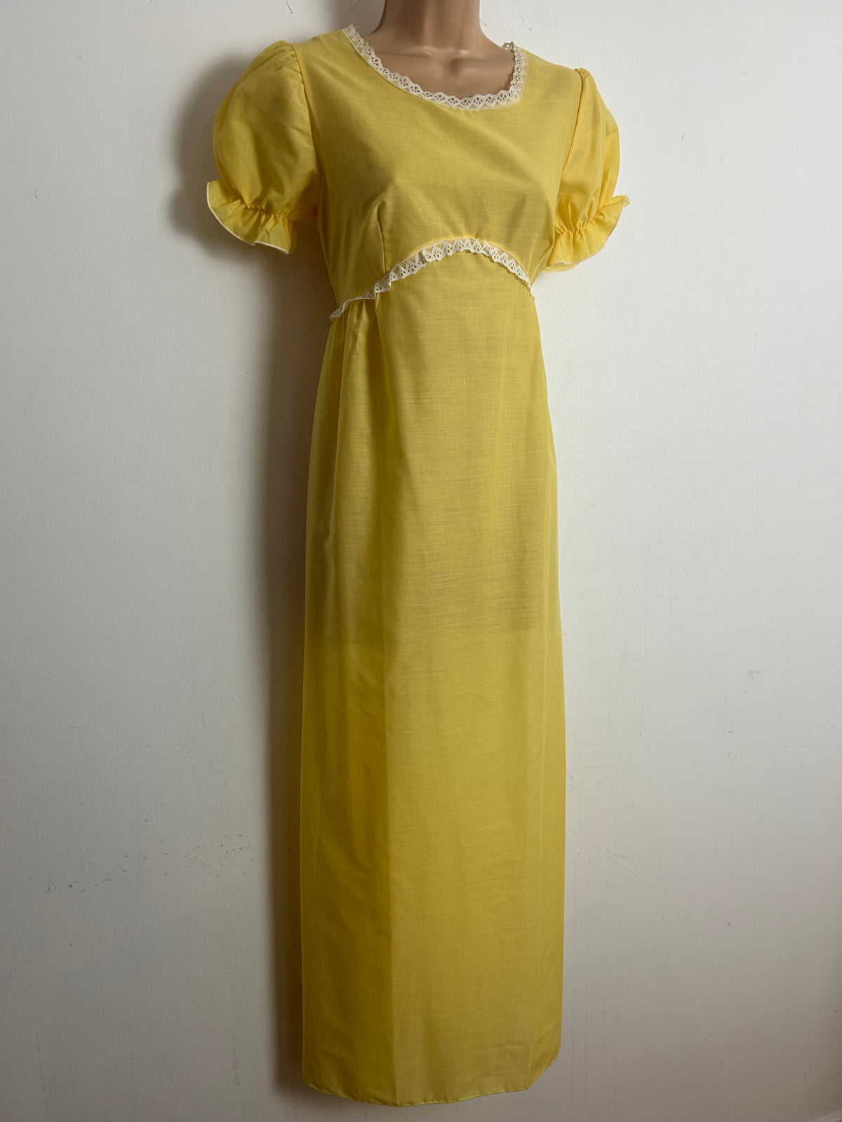 Vintage 1970s SPLENDID Size 10 Yellow Lace Trim Prairie Boho Style Cotton Mix Nightdress