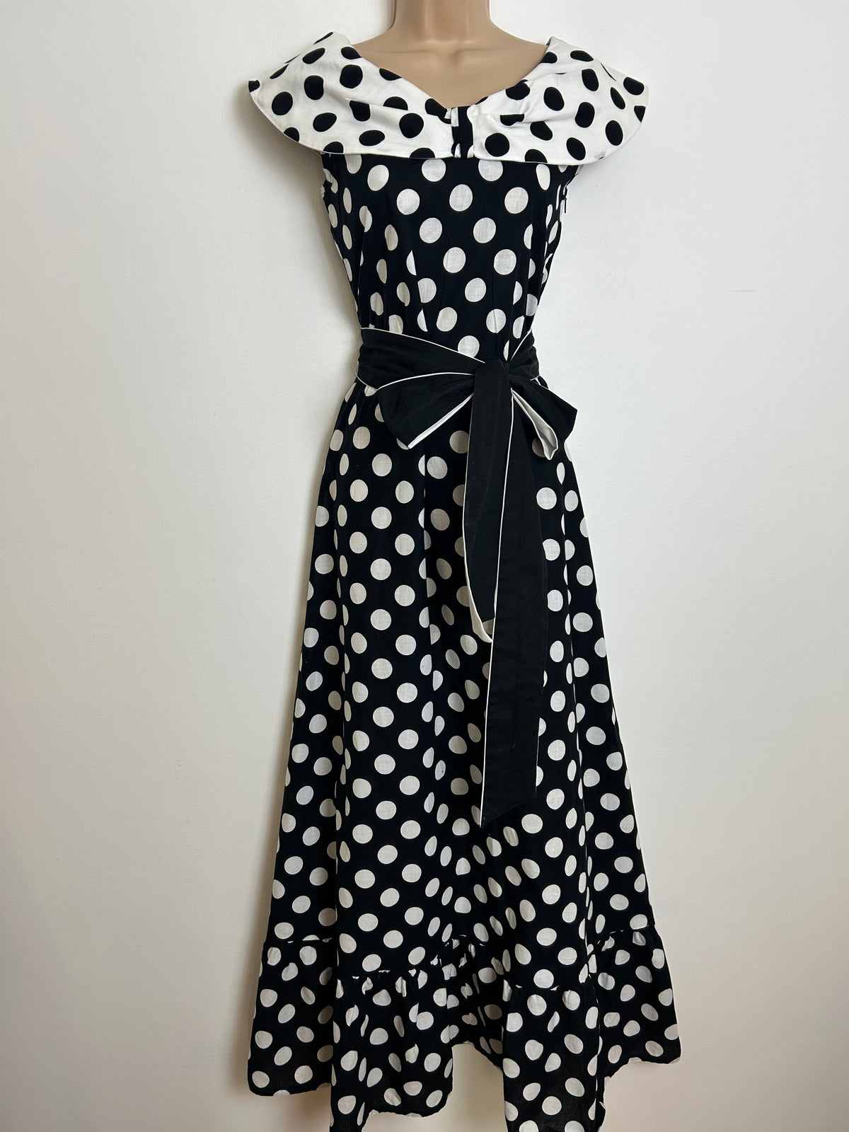 Vintage Early 1980s Size 8 Black & White Spot Print Bardot Style Belted Cotton Summer Maxi Dress