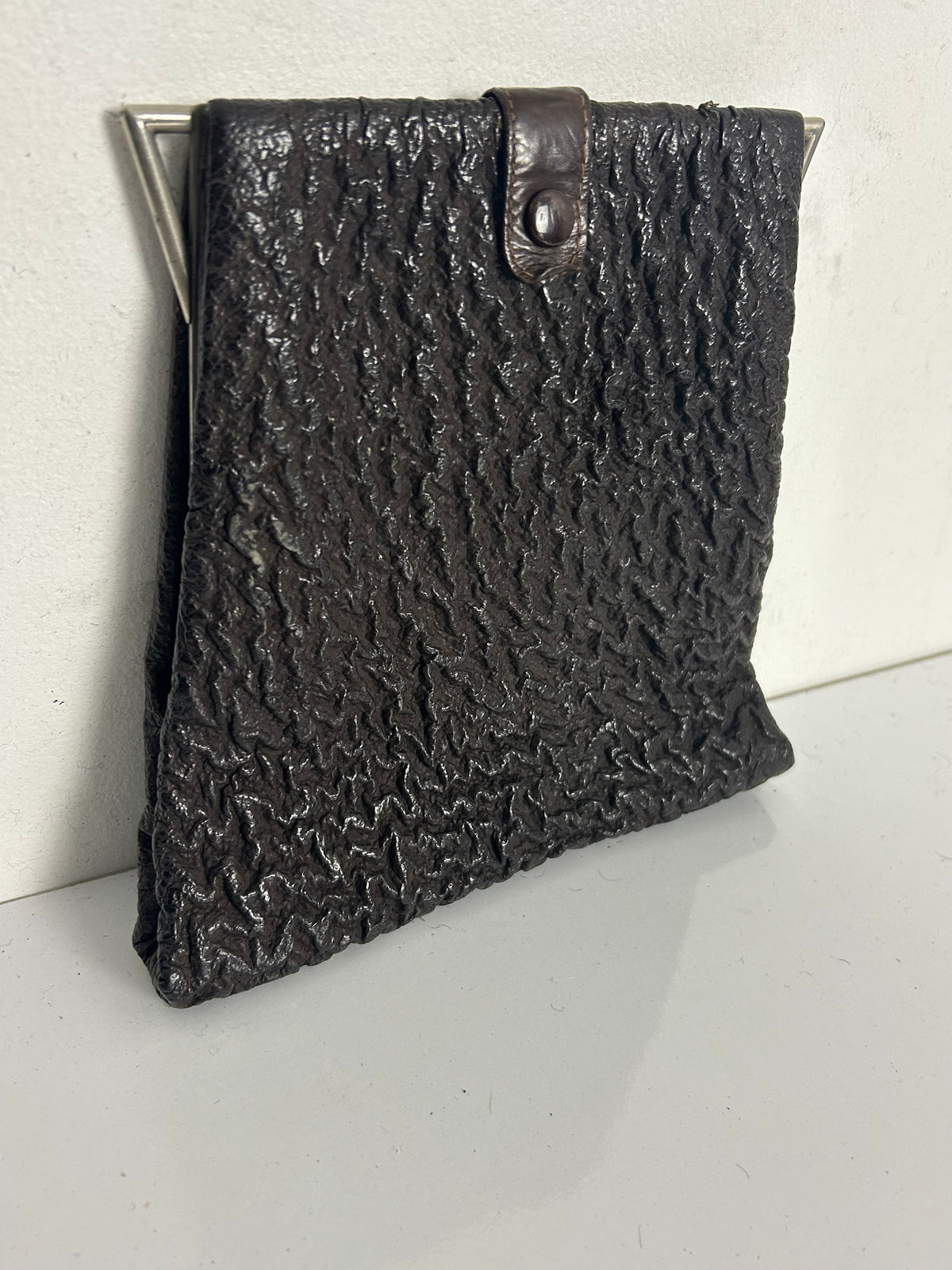 Vintage 1940s Dark Brown Textured Leather & Silver Frame Hand Strap Clutch Bag