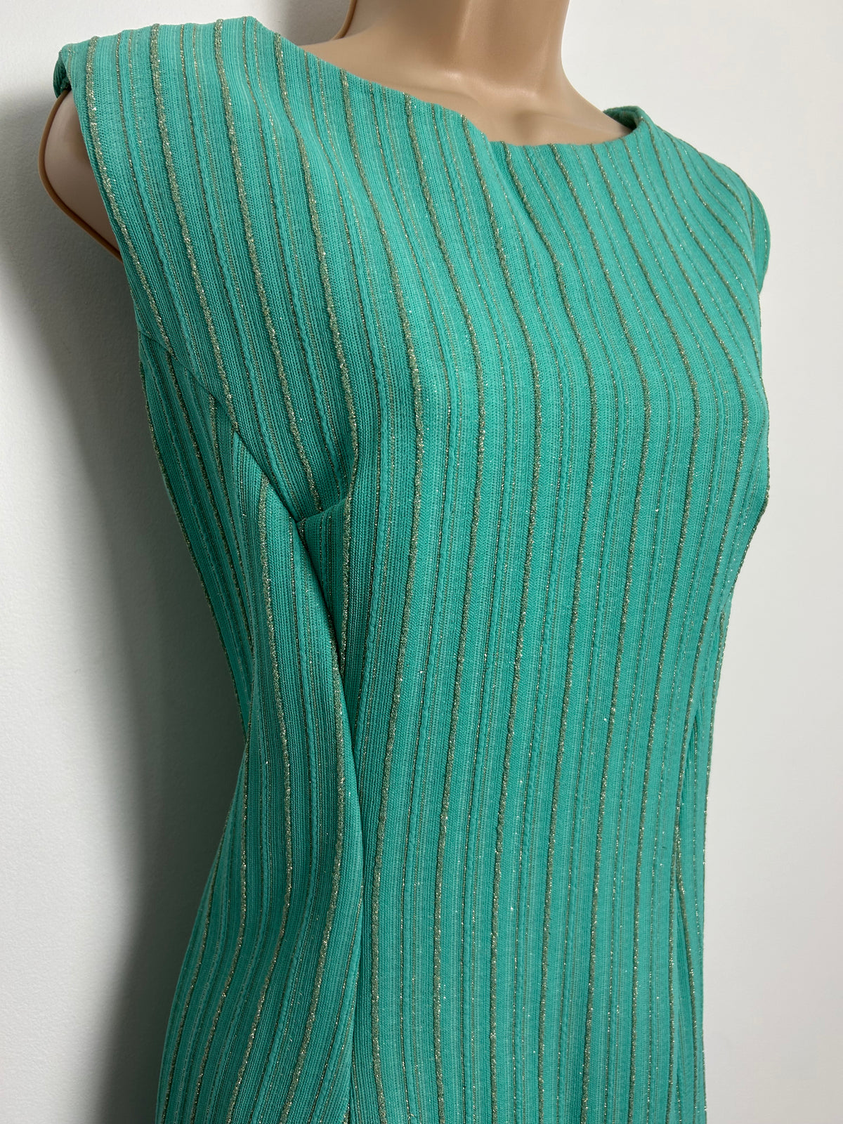 Vintage 1960s Size 10 Seafoam Green & Gold Pinstripe Crimplene Mod Shift Party Dress