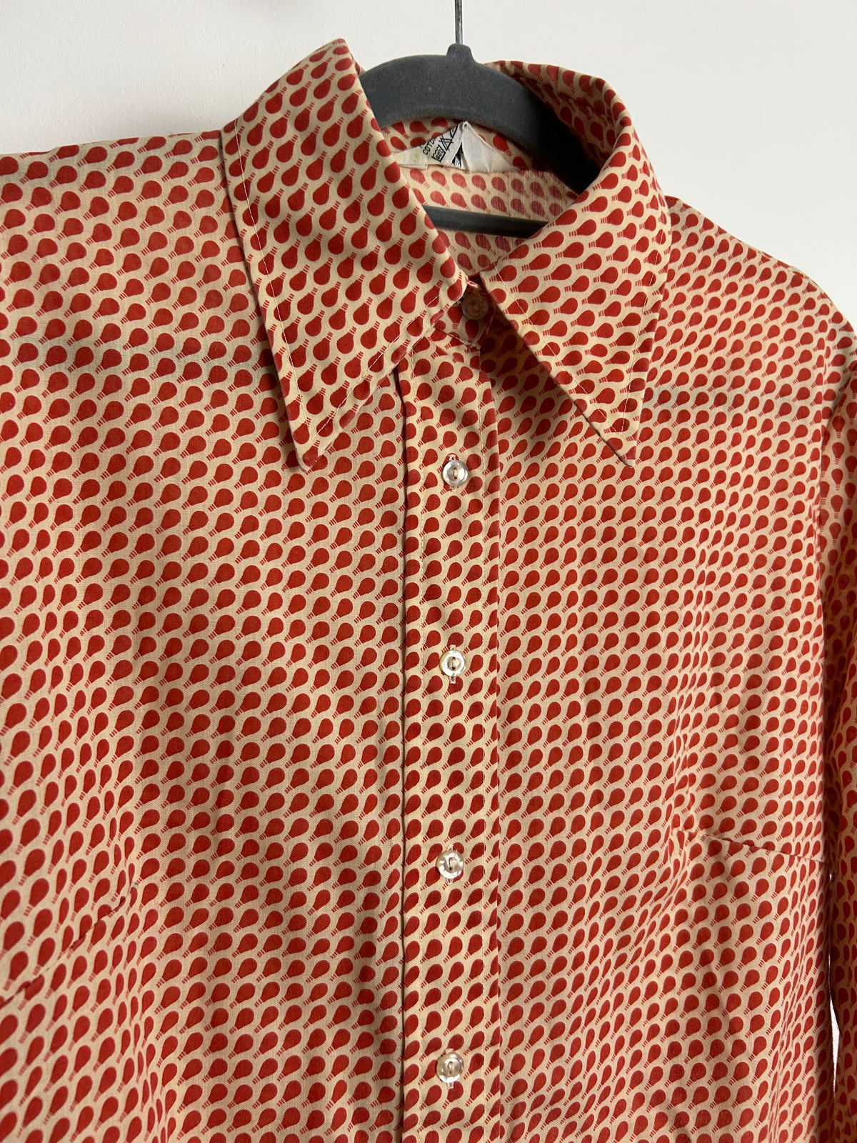 Vintage 1970s JC PENNEY Size 14 Beige & Terracotta Lightbulb Novelty Print Long Sleeve Cotton Mix Shirt