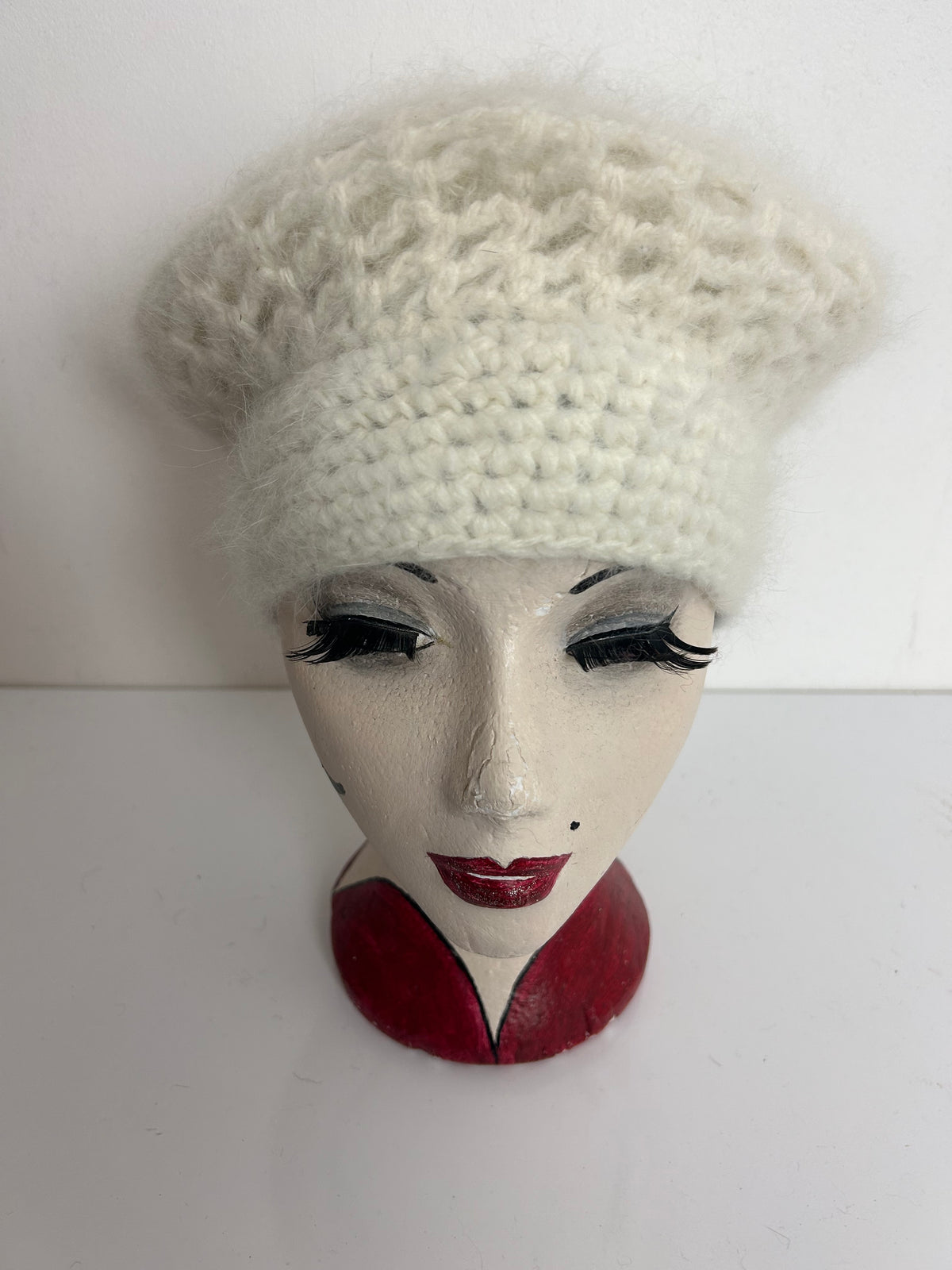 Vintage 1970s Winter White Chunky Knit Fab Angora Mix Beret Or Beanie Style Hat