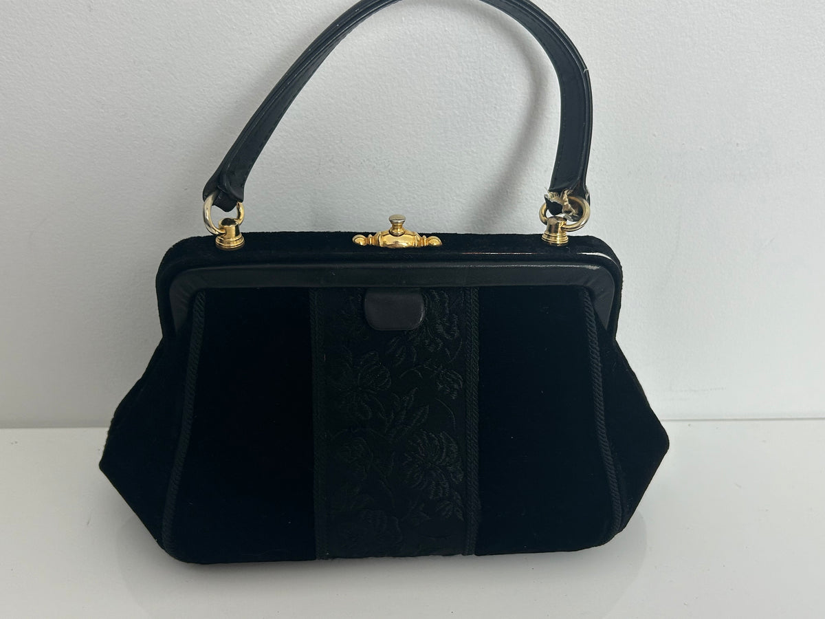 Vintage 1950s Beautiful Black Velvet & Floral Embroidered Bow Bottom Cocktail Evening Bag