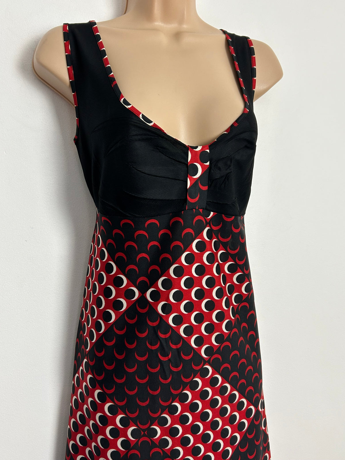 Vintage 1970s UK Size 10 Black Dark Red & White Half Moon & Circle Print Sleeveless Maxi Dress
