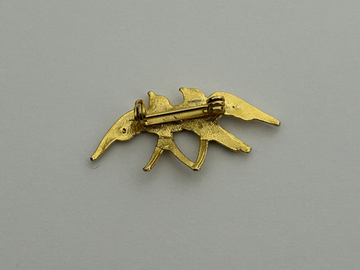 Vintage Sweet Little Gold Tone Blue Stone Set Swallows In Flight Pin Brooch
