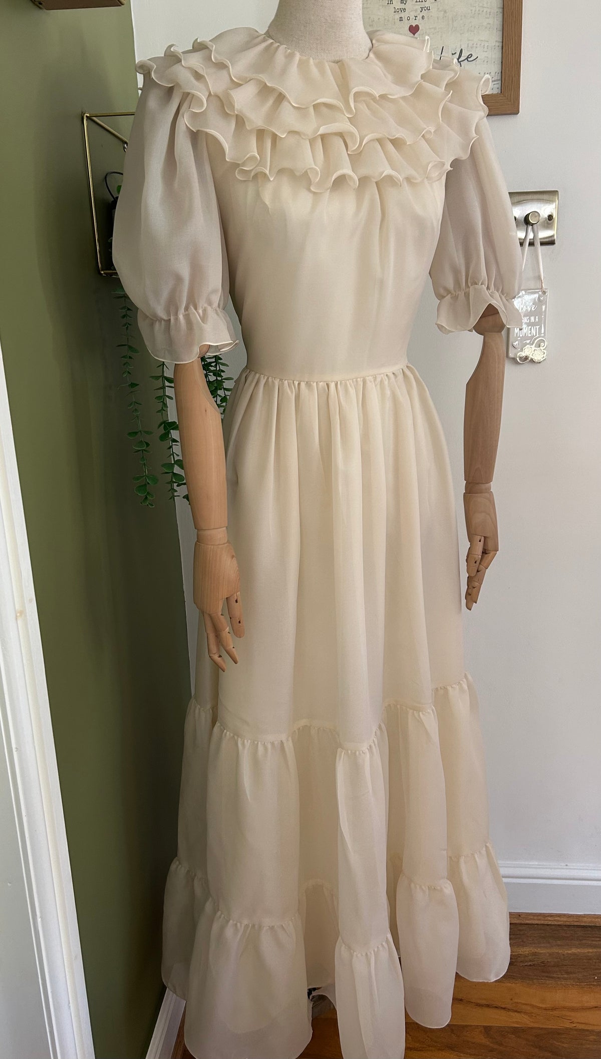 Vintage 1970s LINA C Size 10 Cream Ruffle Layer Boho Prairie Bridal Inspired Summer Maxi Dress