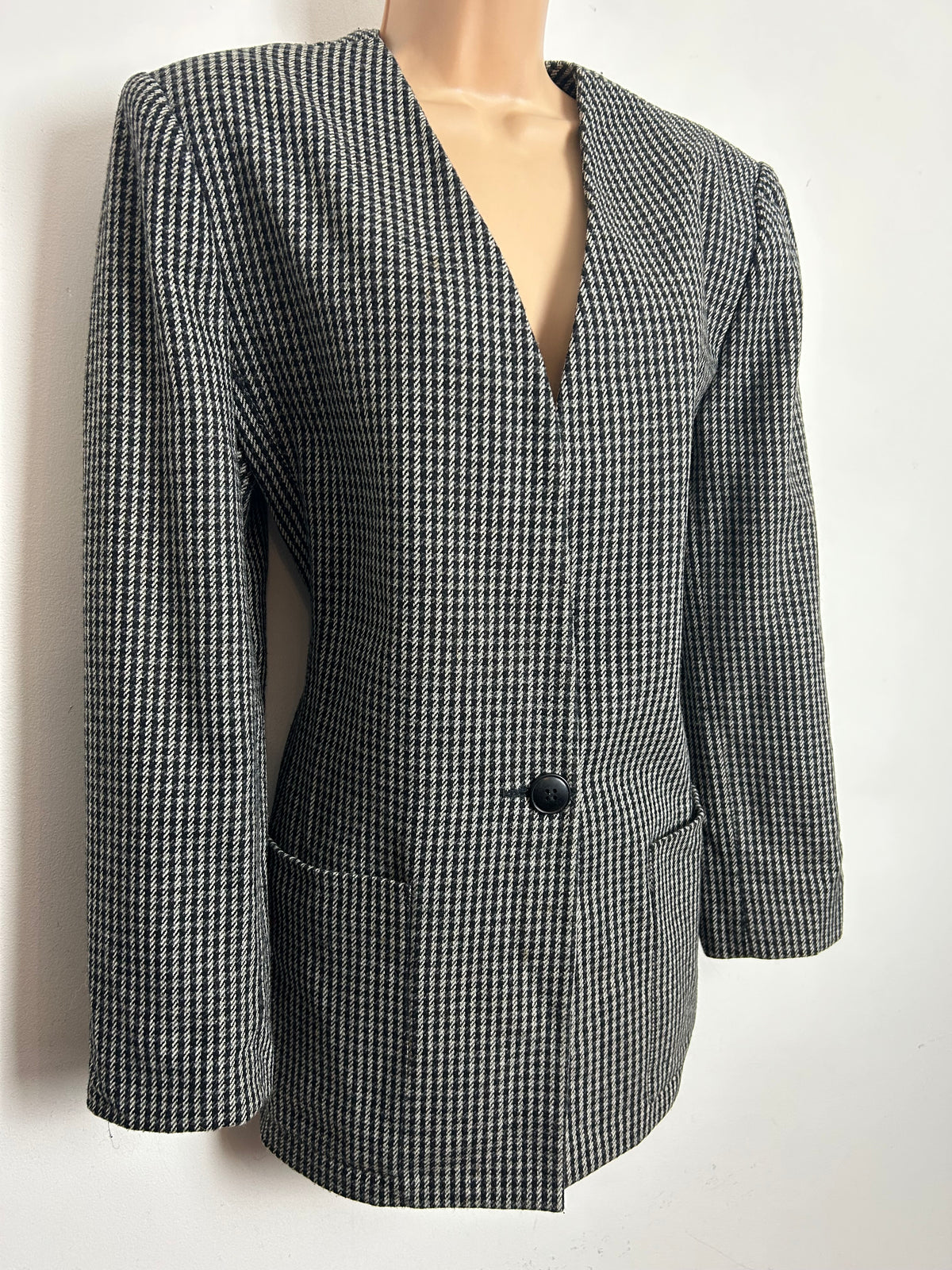 Vintage 1980s SASSON Size 14 Black & White Tweed Check Wool Mix Collarless Blazer