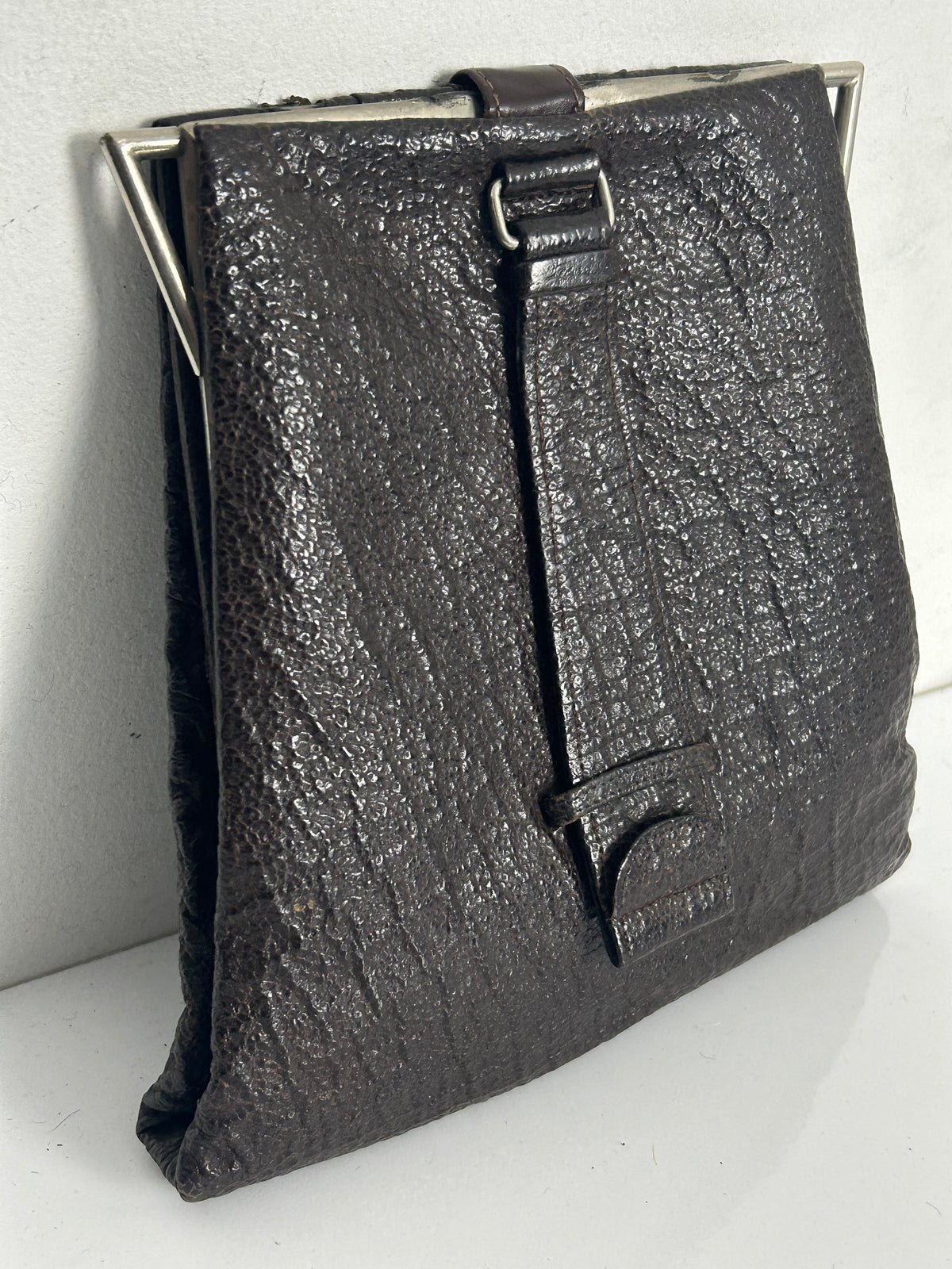 Vintage 1940s Dark Brown Textured Leather & Silver Frame Hand Strap Clutch Bag